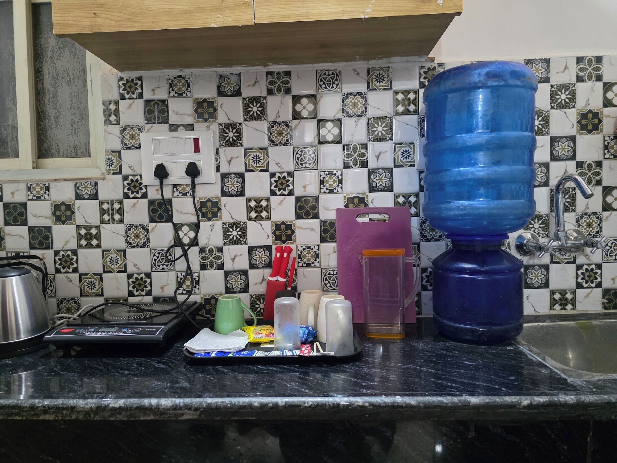 奢华公寓， 多张床， 阳台， 城市景观