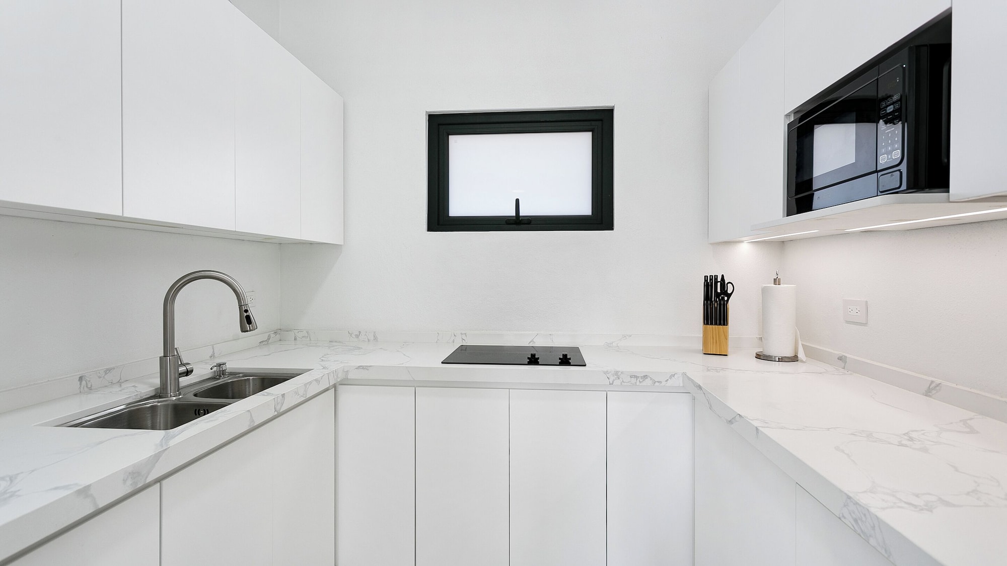 一室套房（庭院，部分海景）