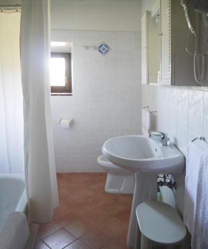 带露台的四卧室公寓