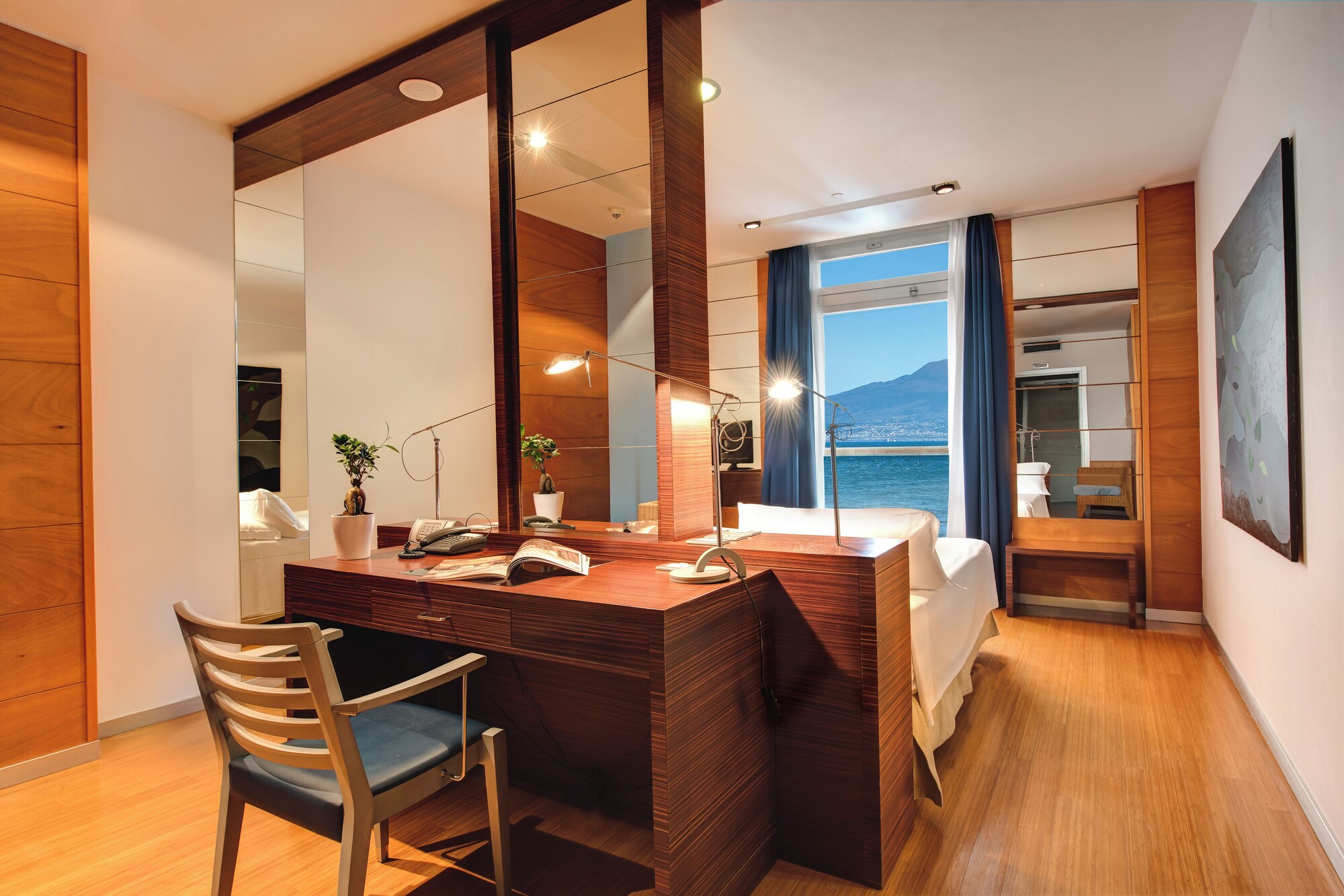 高级双人或双床房，1张双人床，局部海景