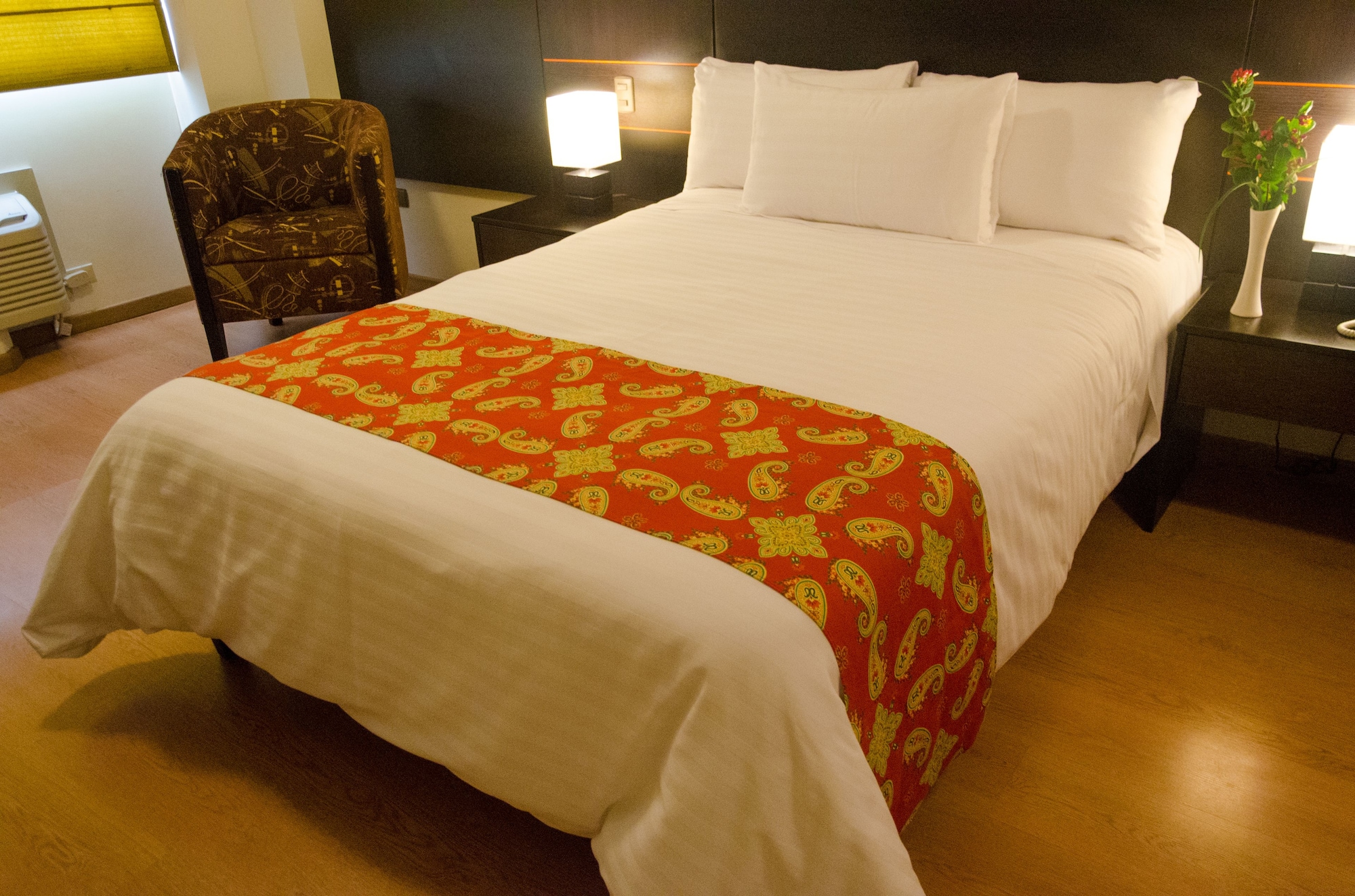 带单人床的单人间