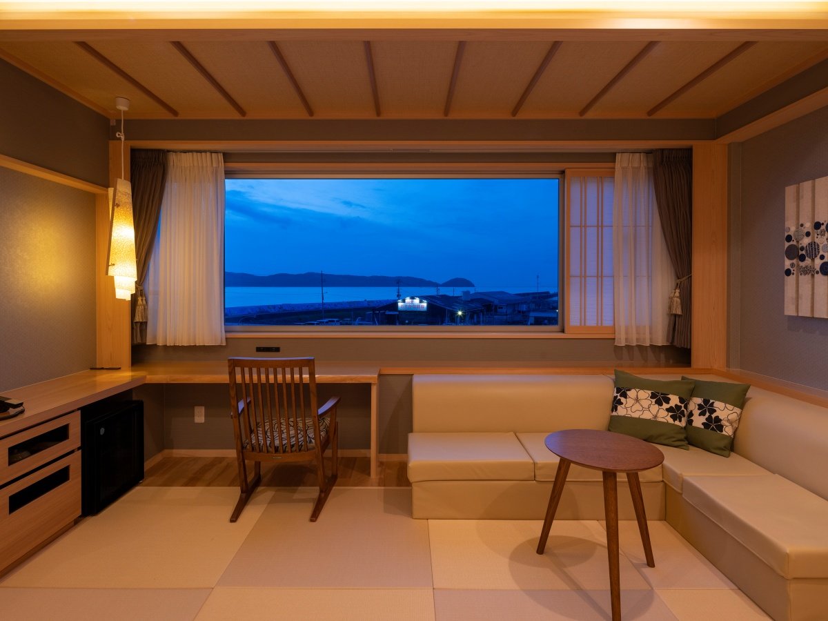 和洋式精选带浴室和景观