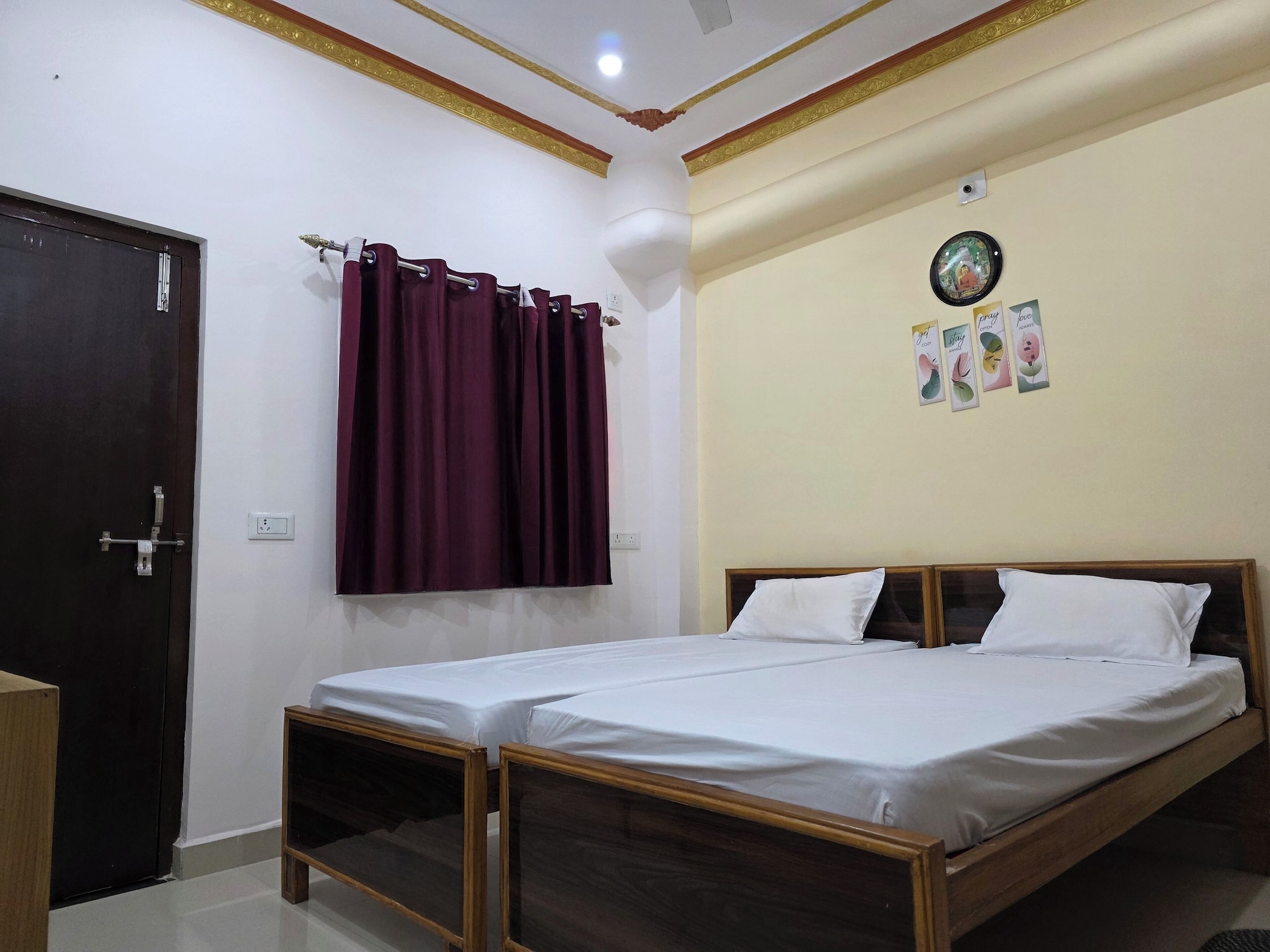 奢华公寓， 多张床， 阳台， 城市景观