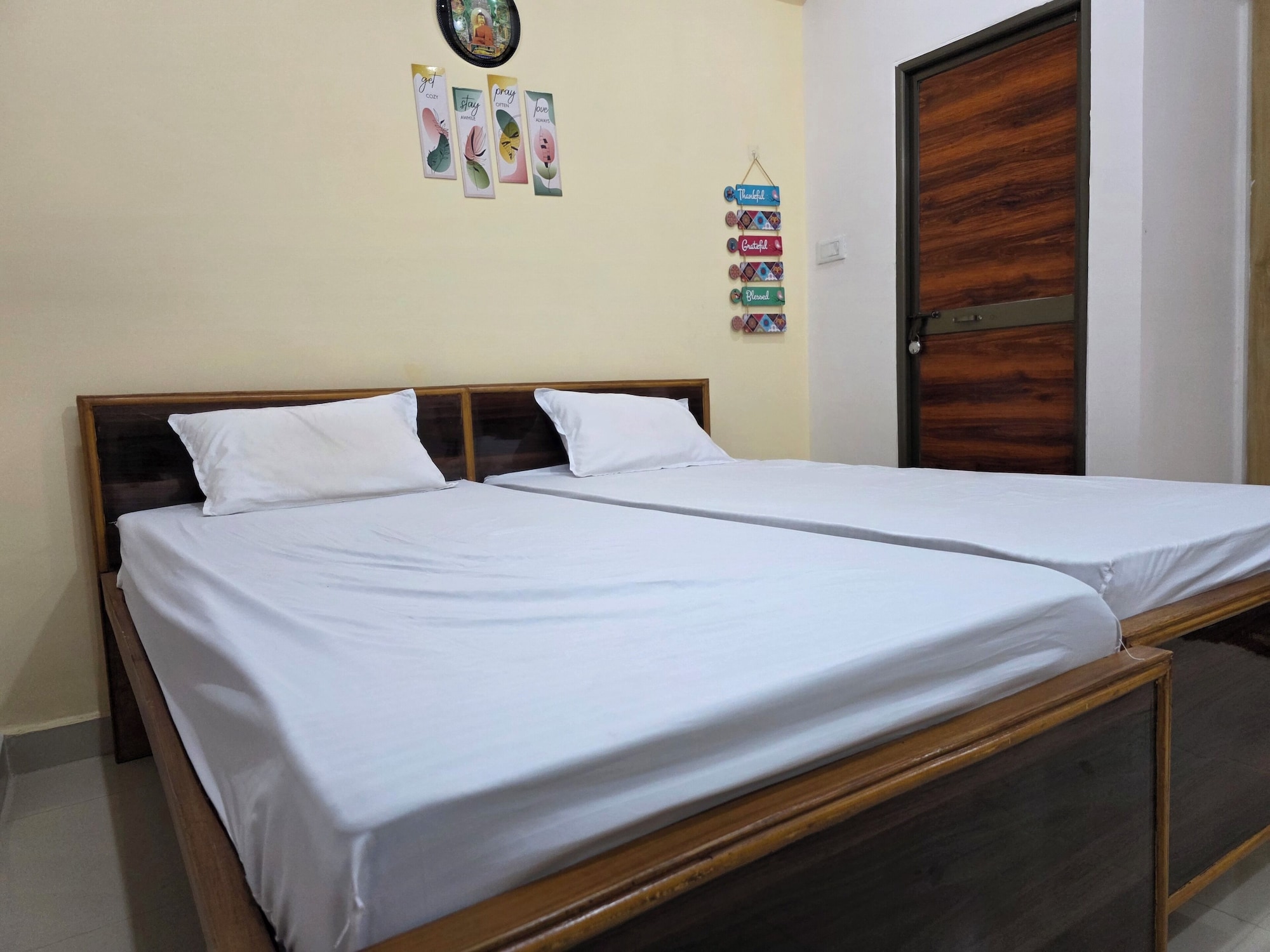 奢华公寓， 多张床， 阳台， 城市景观