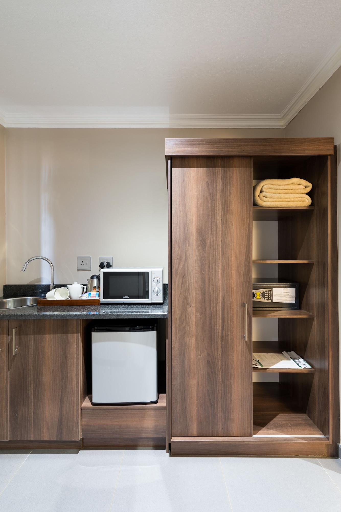 行政房， 1张特大床 （Silverbirch King 4*）