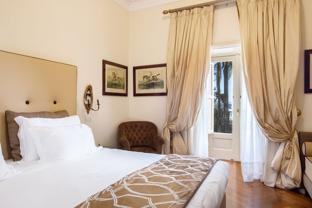 Deluxe Double Room with French Balcony