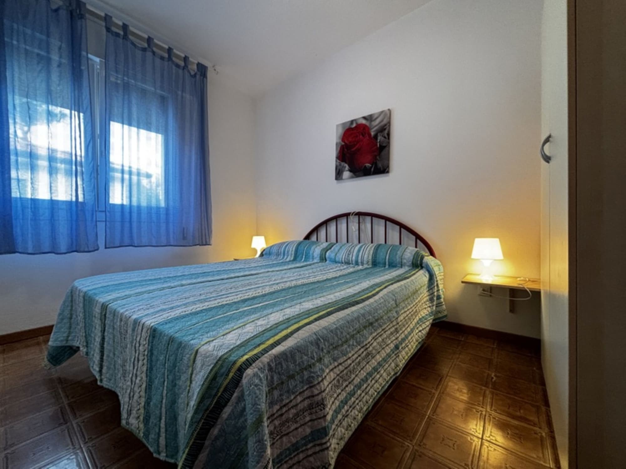 带阳台的花园景两卧室公寓