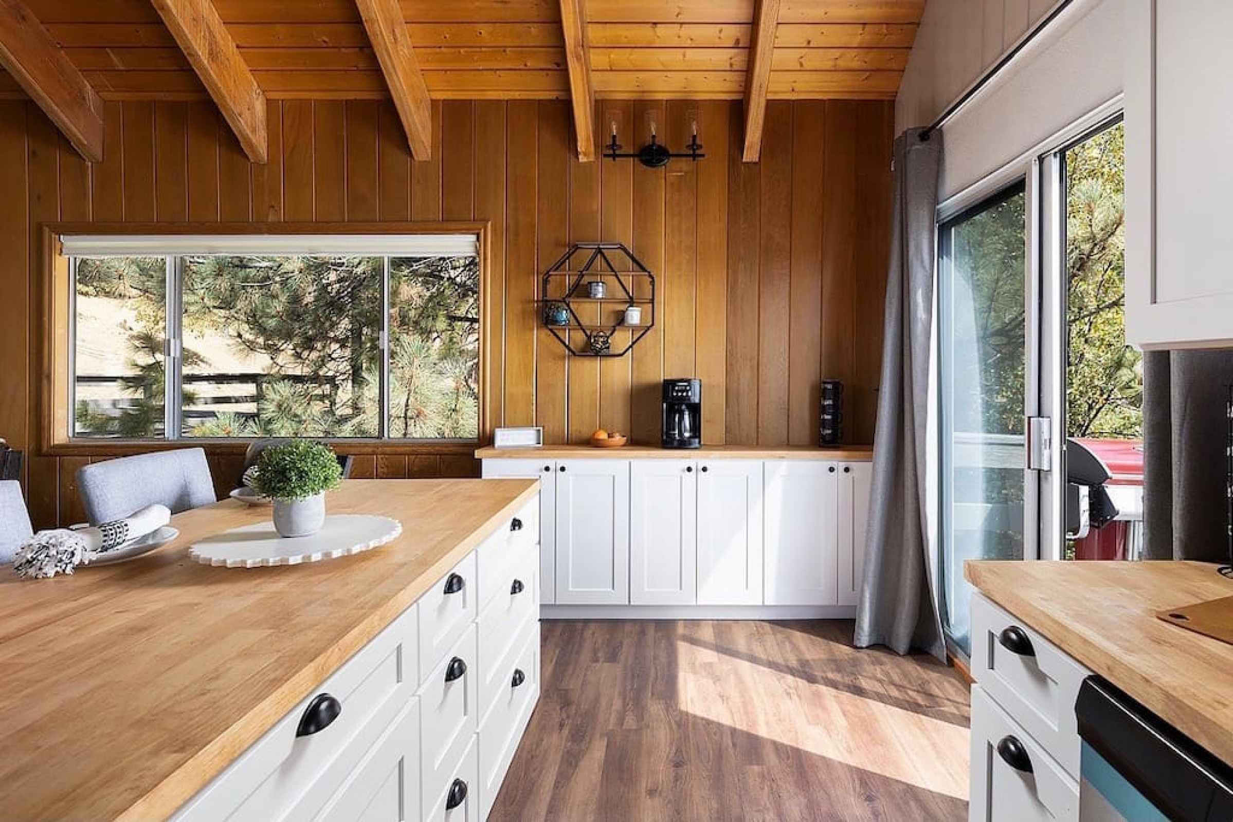 Magical Mountain Views And Cozy Gatherings-Enchanting Retreat