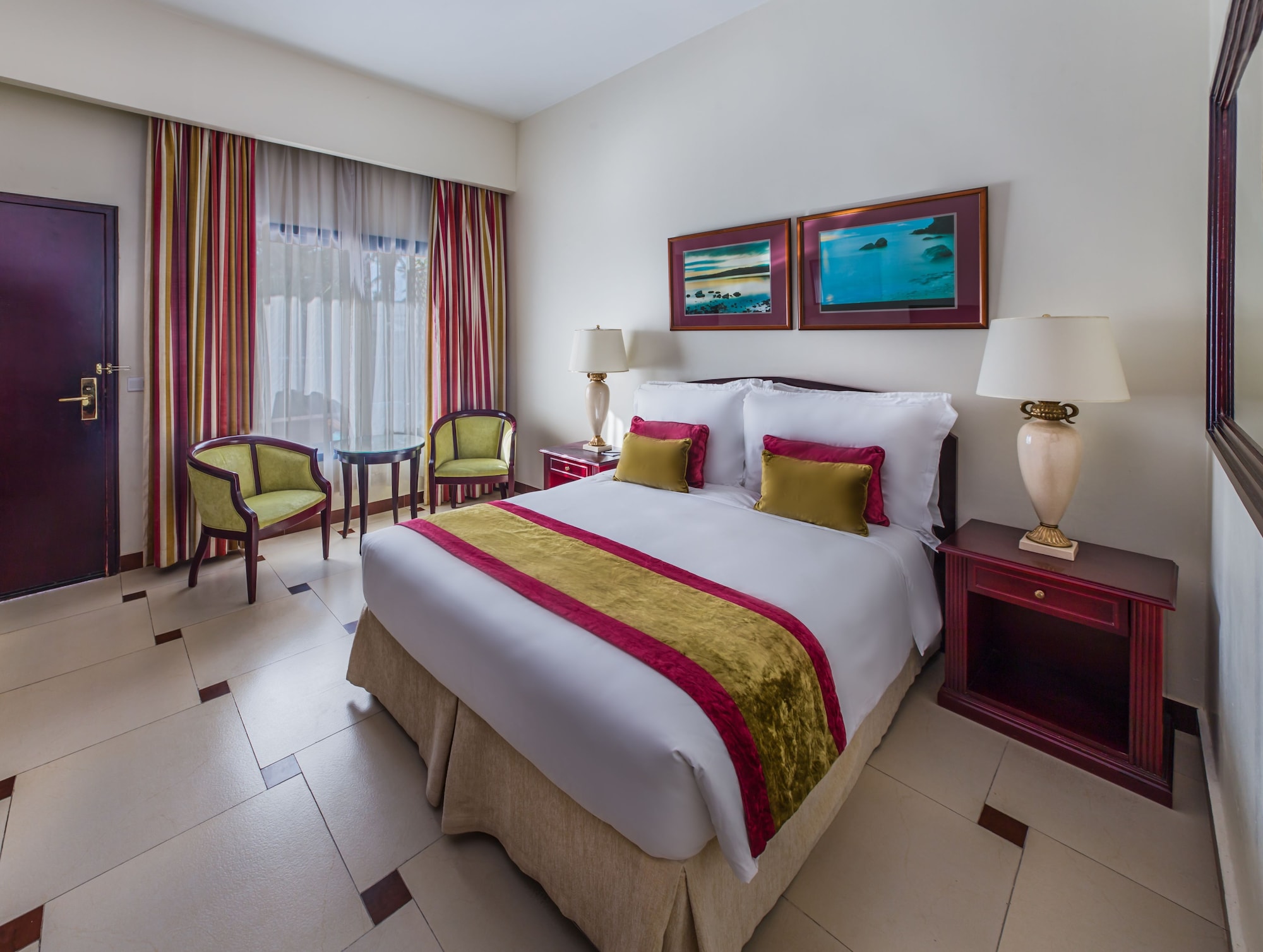 标准房，1张大床，泳池景观 （Lagouna）