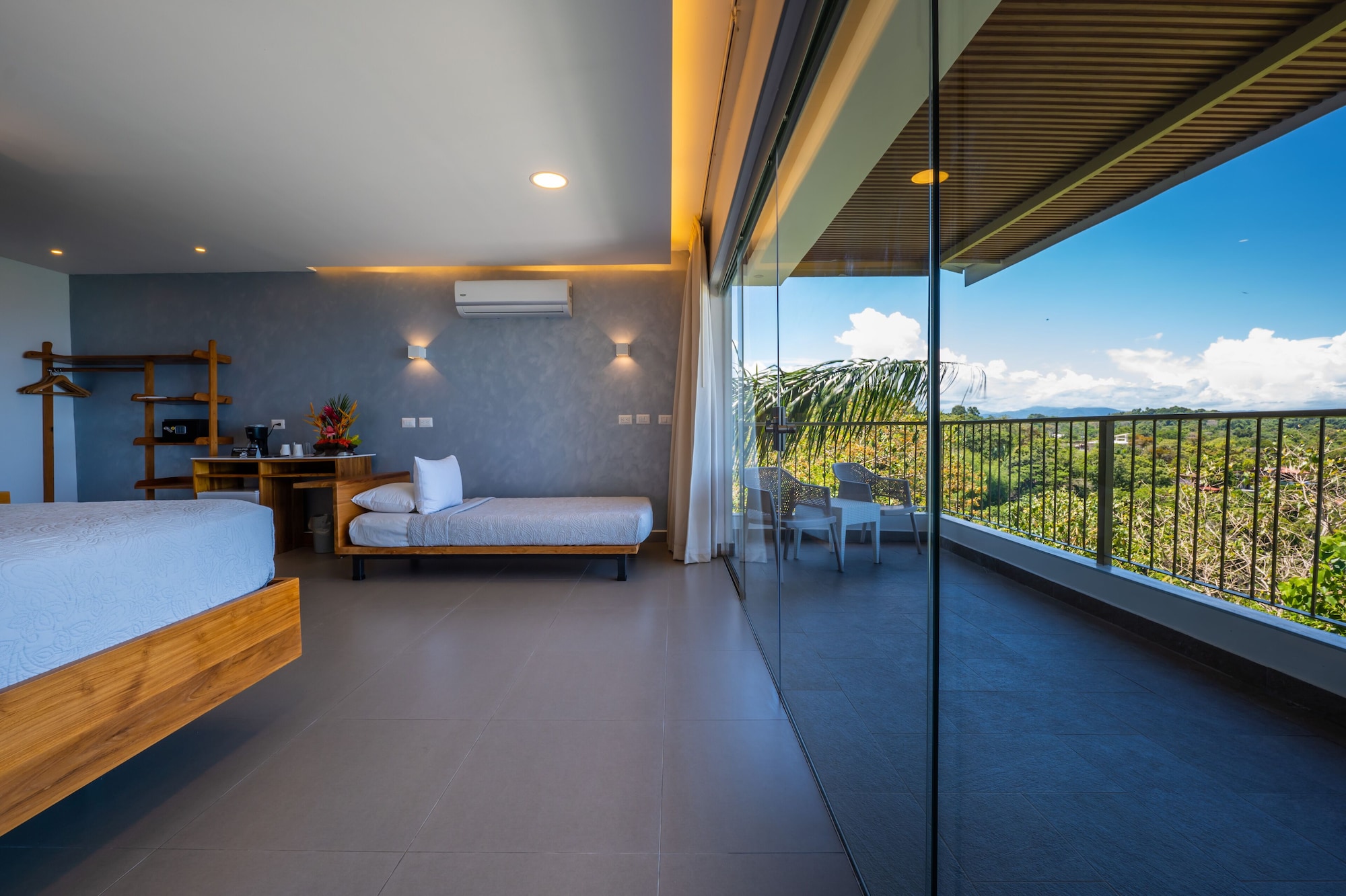 标准日出海景房