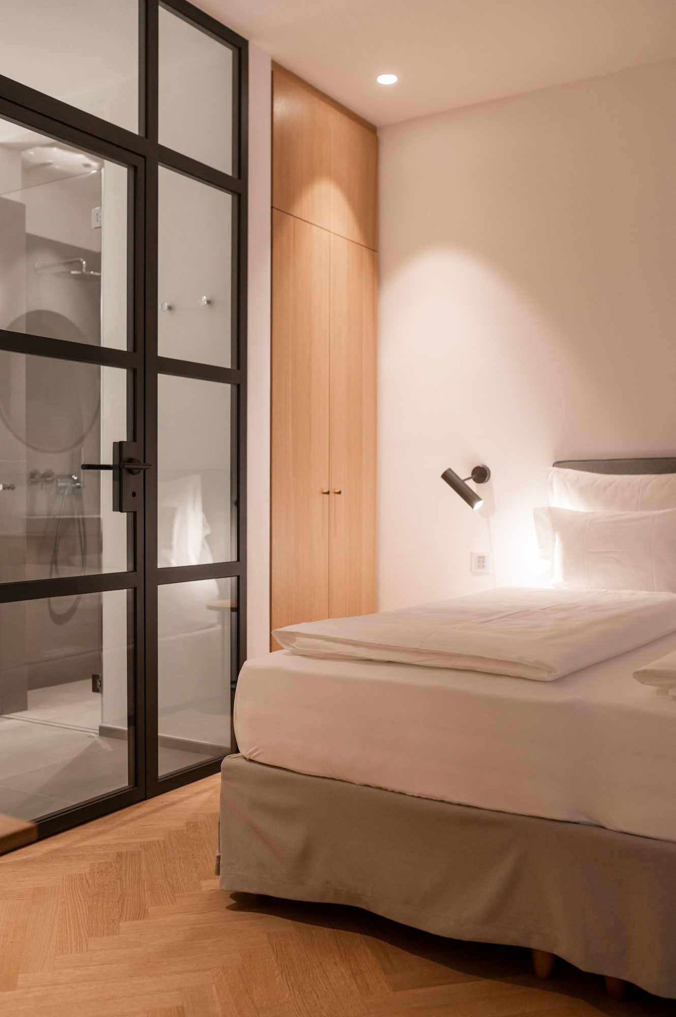 高级公寓， 2 间卧室， 双浴室， 城市景观