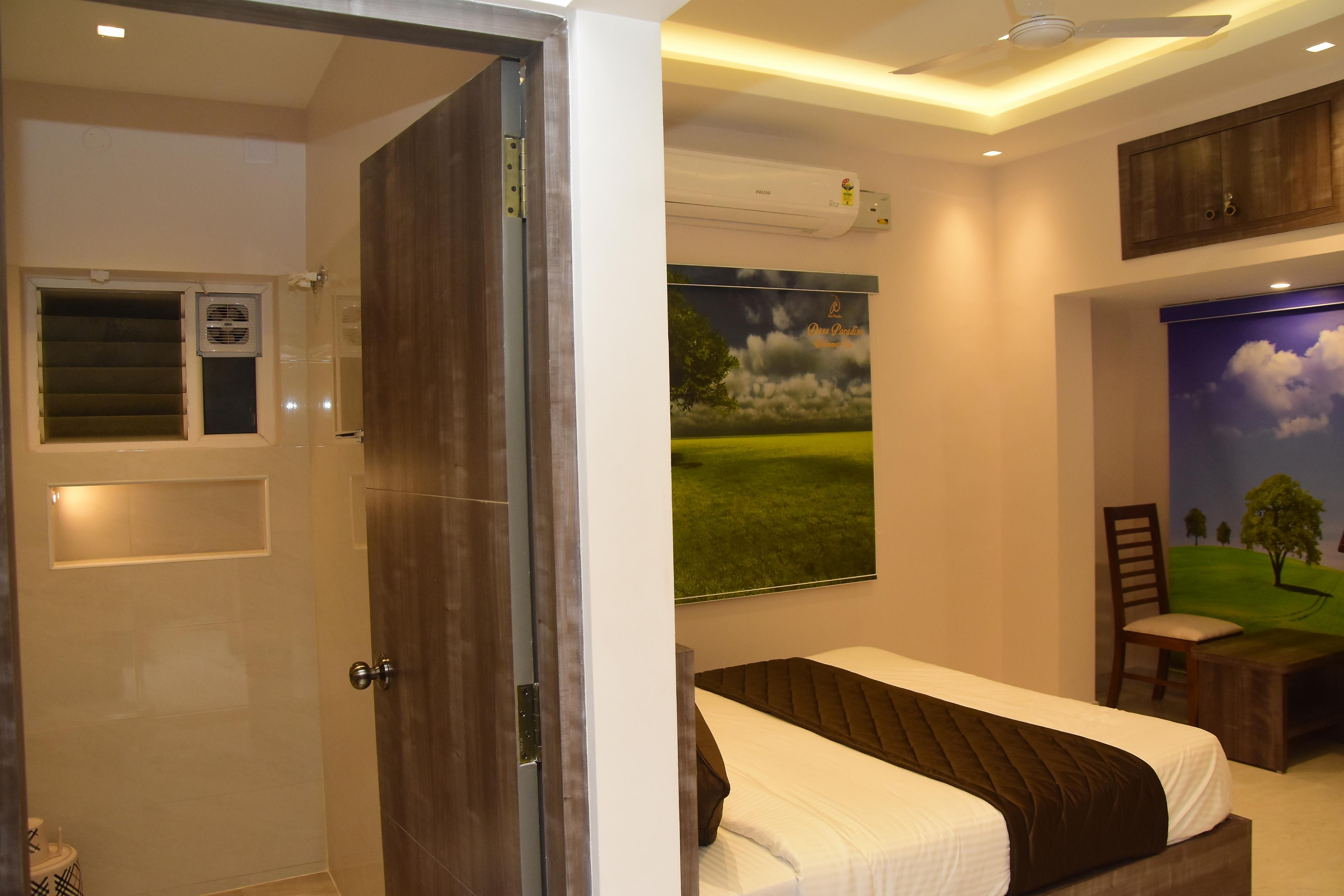 带山景的双人间