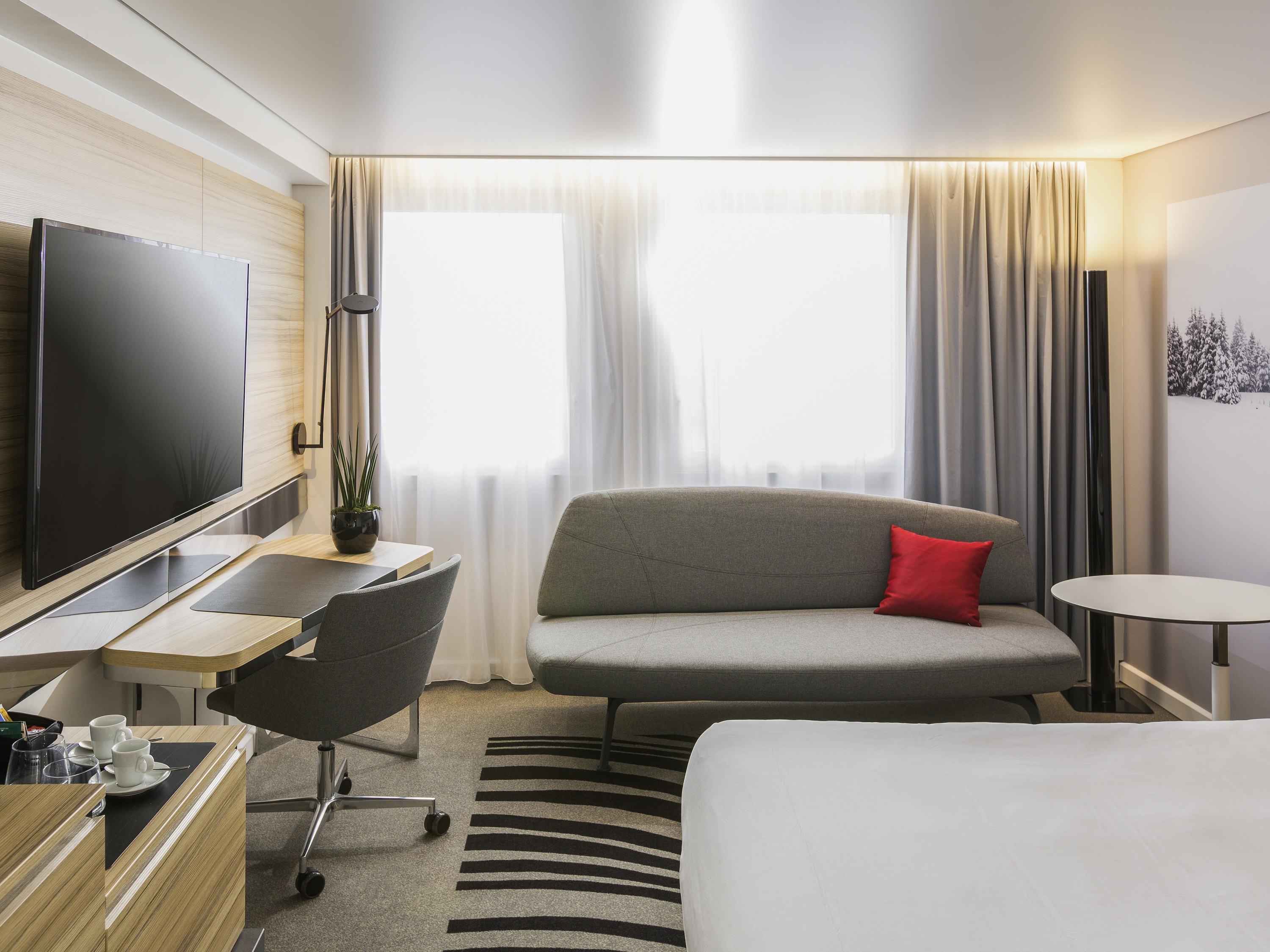 行政房 （带梳化床）