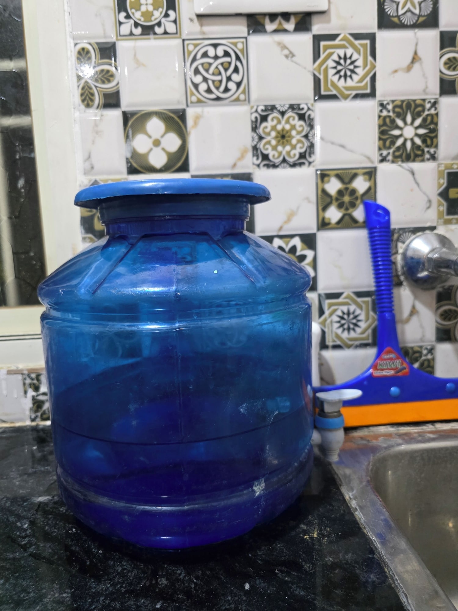 奢华公寓， 多张床， 阳台， 城市景观