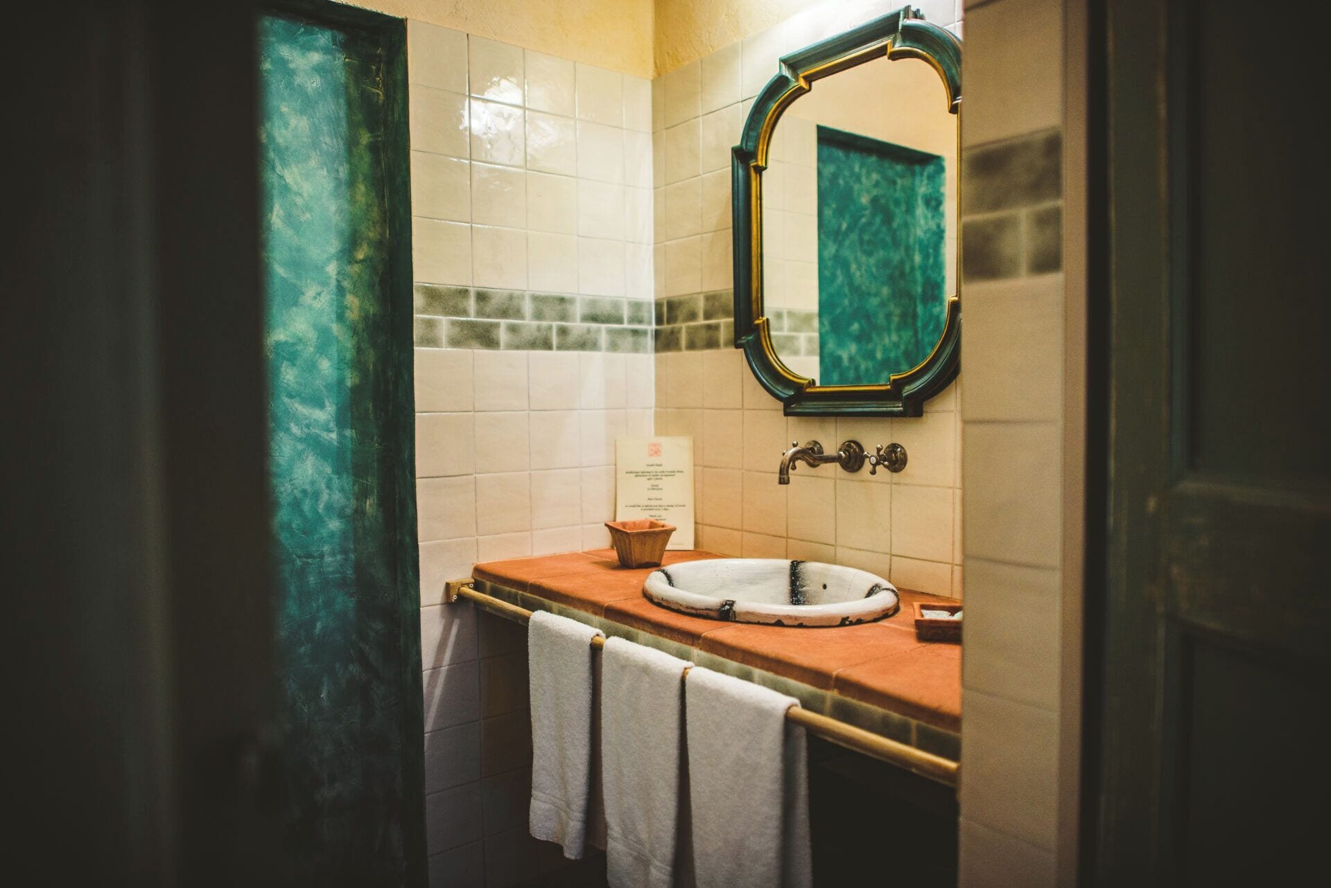 奢华双人房， 1 张双人床， 葡萄庄园景观， 花园