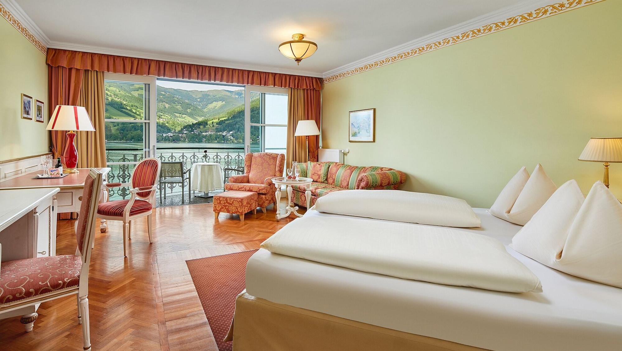 湖景豪华客房 - 带阳台