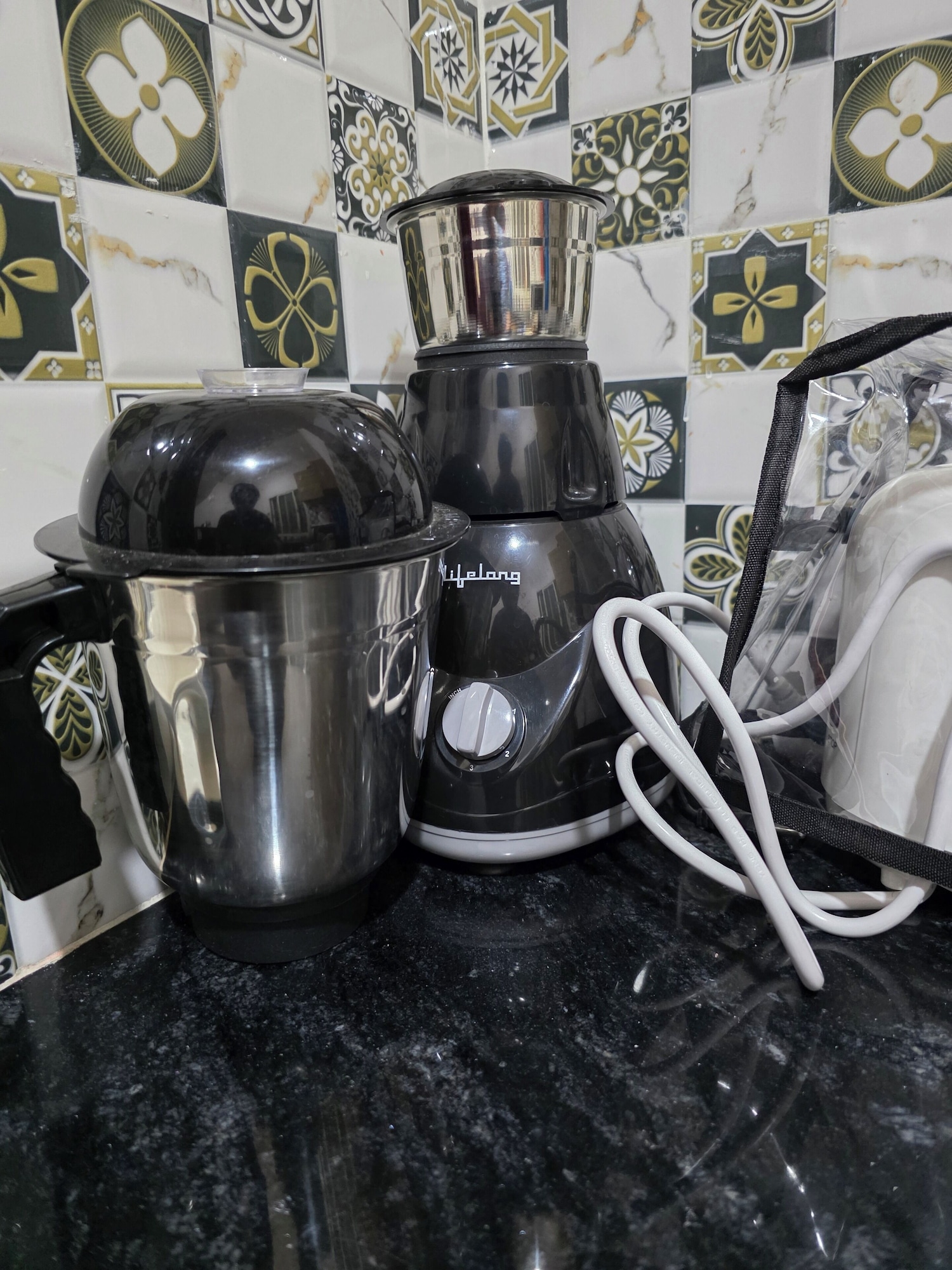 奢华公寓， 多张床， 阳台， 城市景观