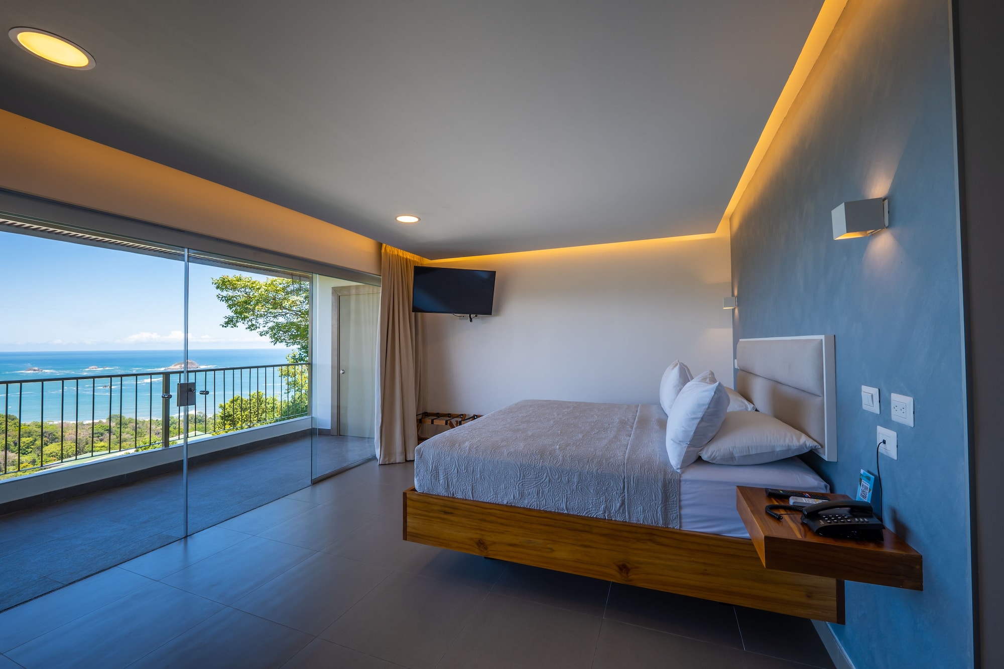 标准日出海景房