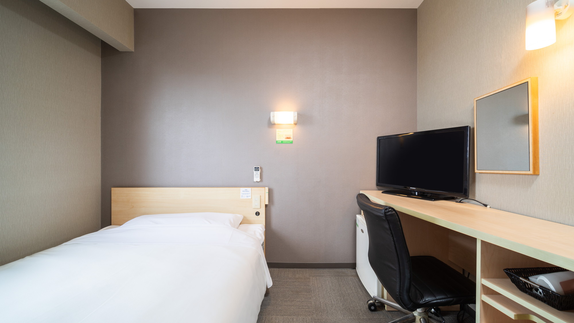 无烟标准房 床尺寸140cm 1张双人床