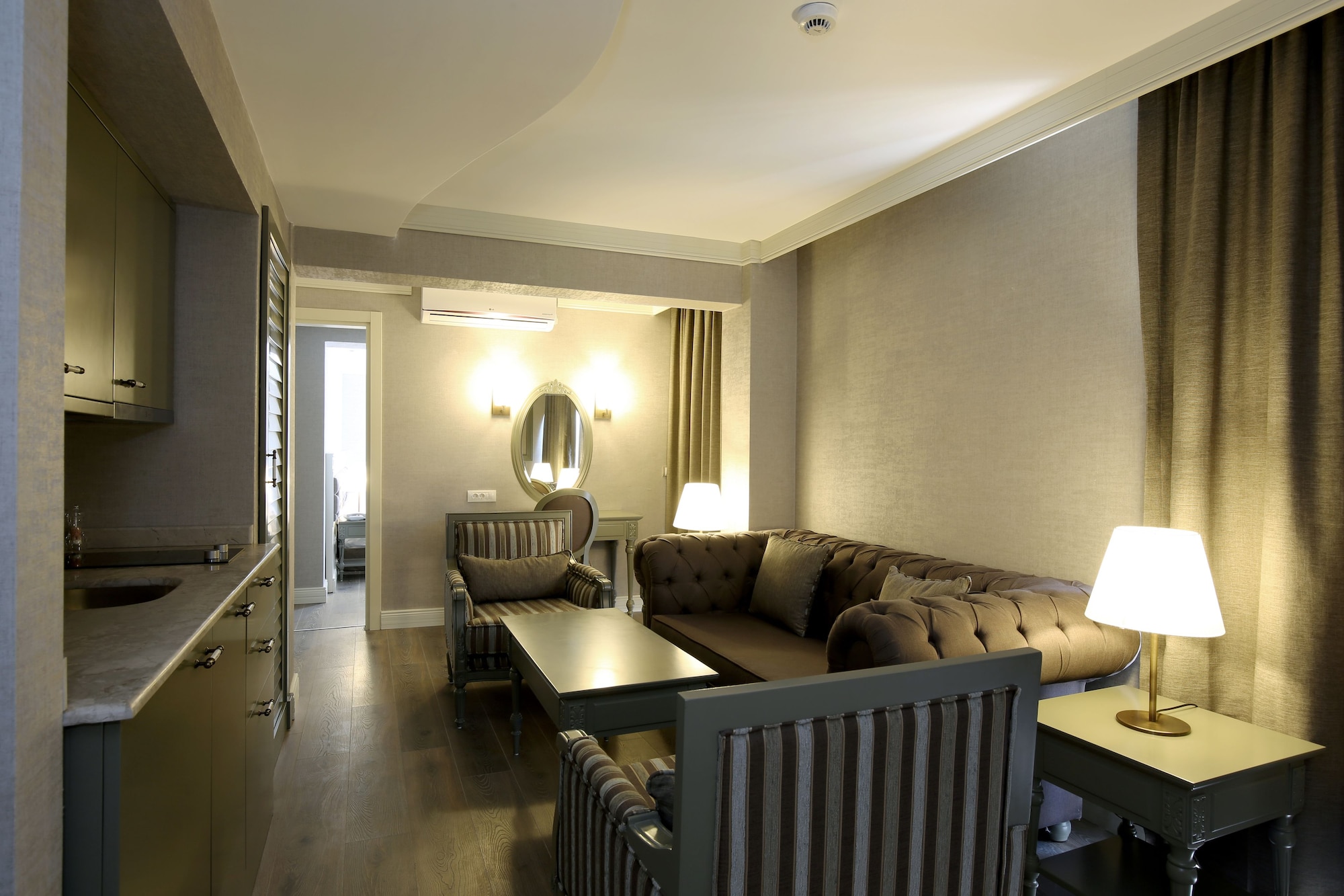 泳池景两卧室套房