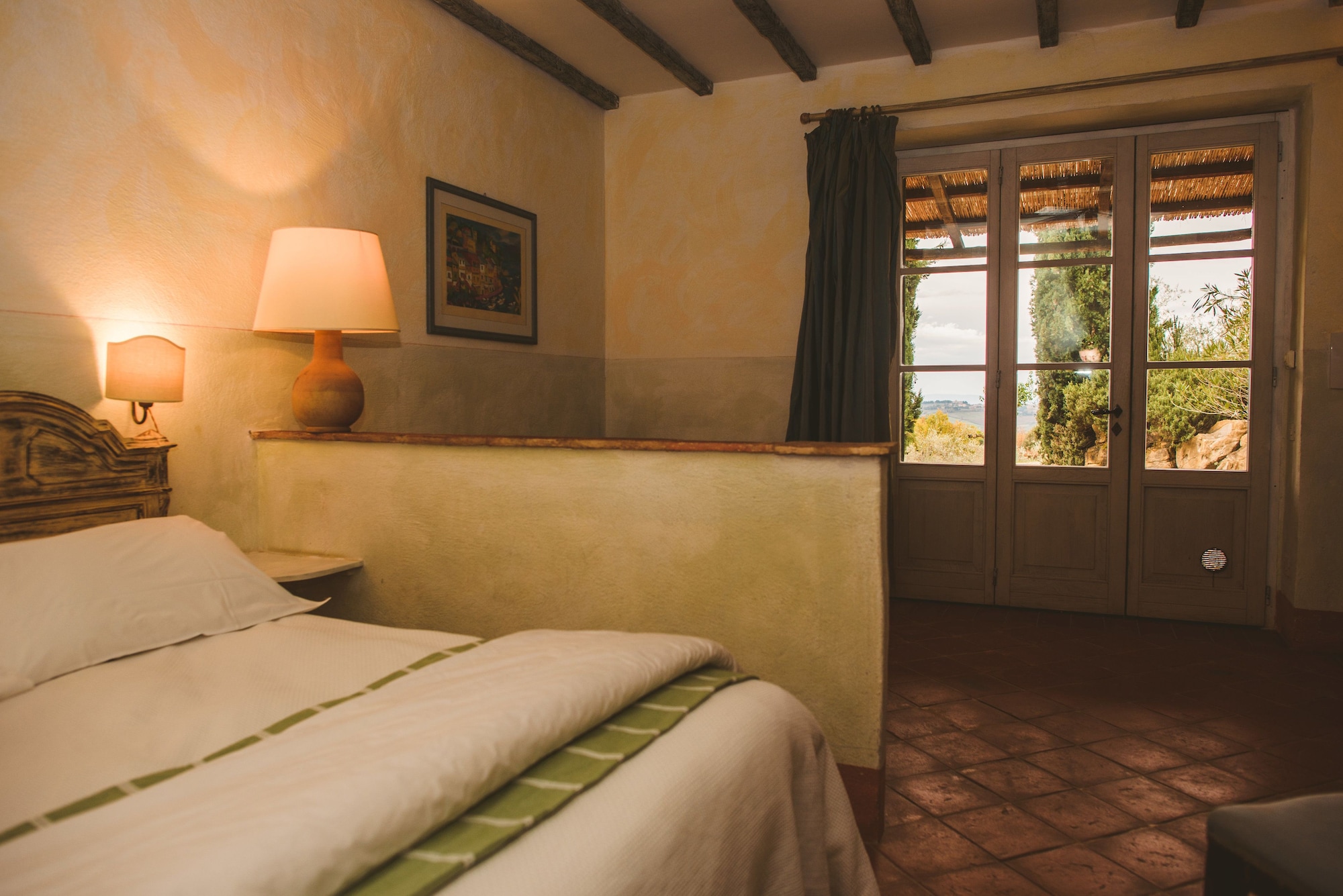 奢华双人房， 1 张双人床， 葡萄庄园景观， 花园