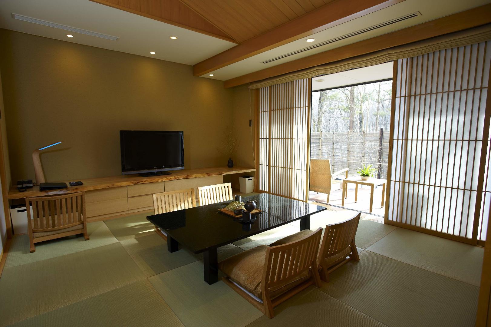 豪华和洋式房间，双床，园景，无烟（园景水疗套房双床）