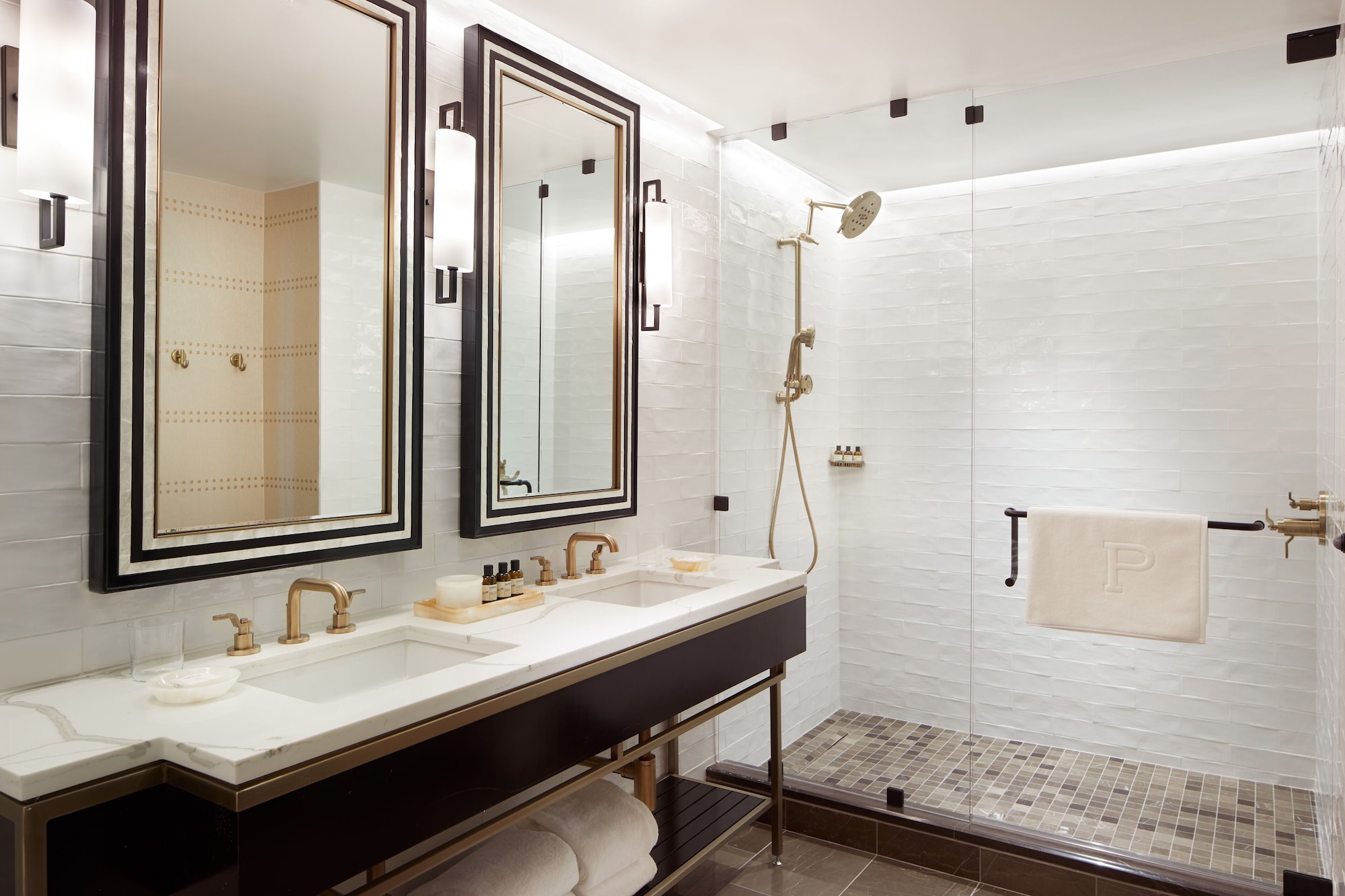 地标特大床套房