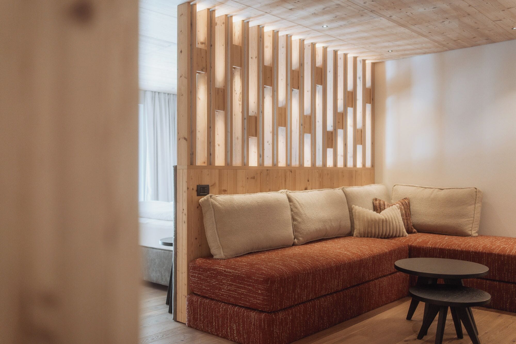 带阳台的小型套房