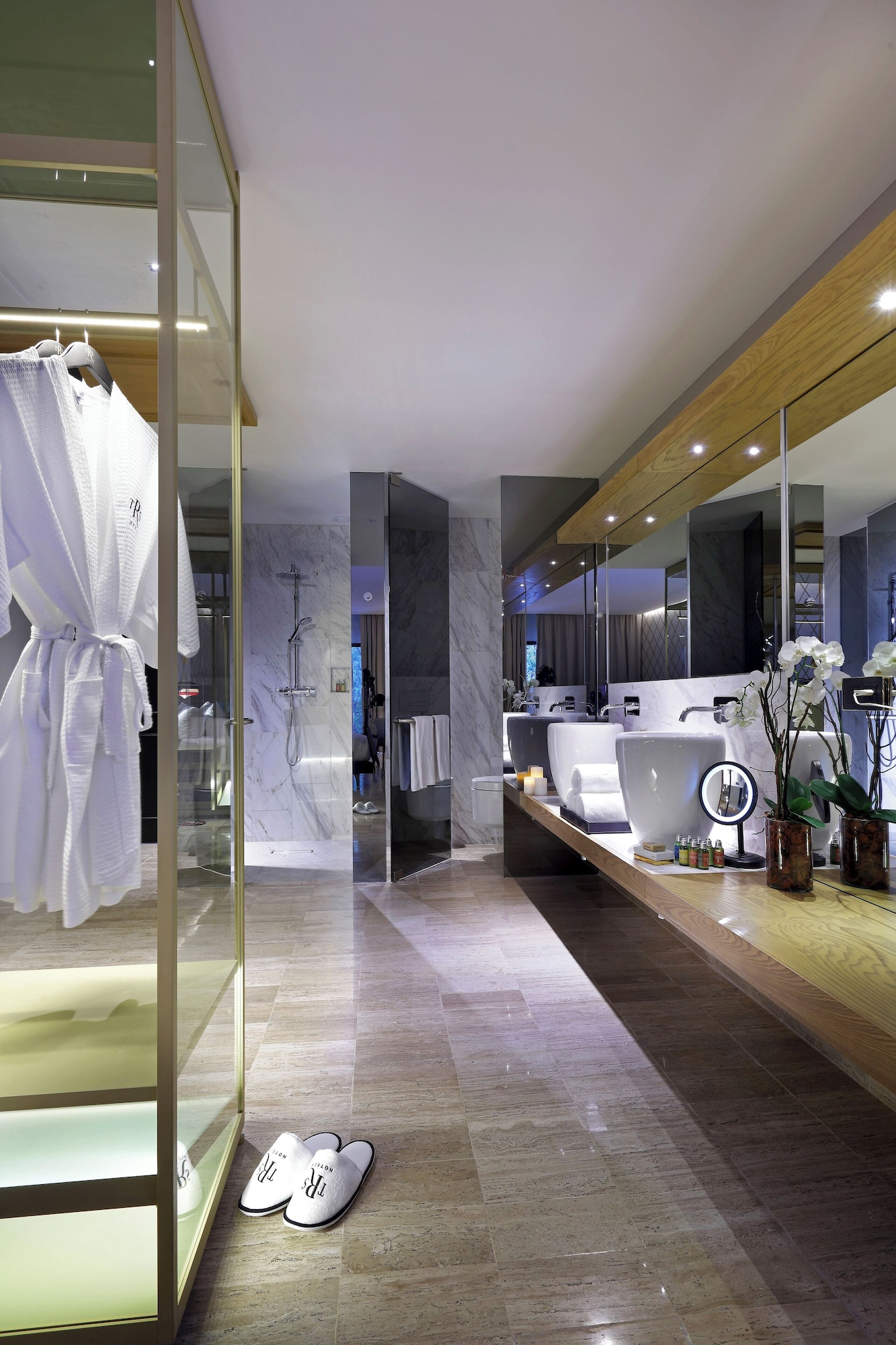 池畔小型套房 - 带按摩浴缸露台