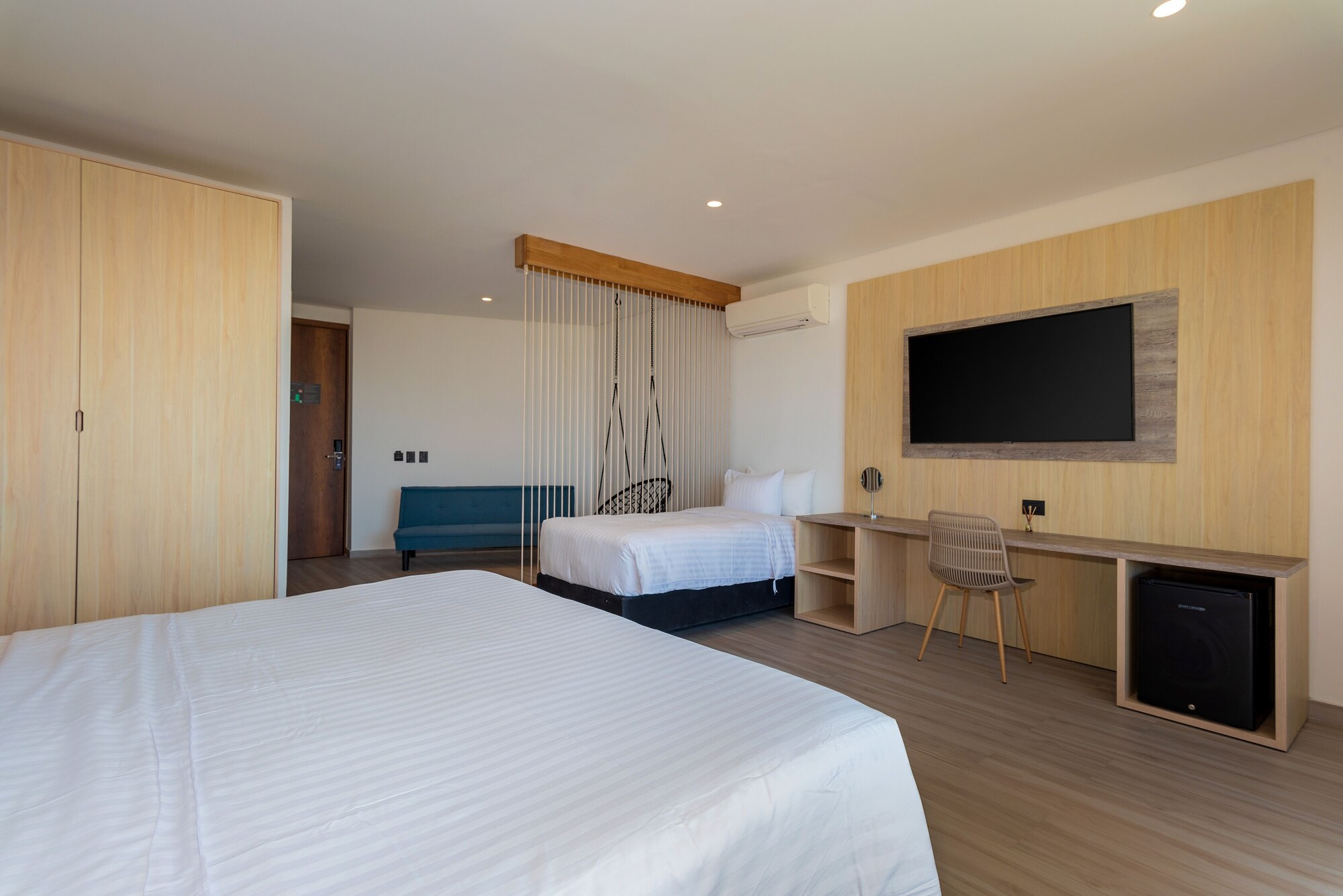 套房（带阳台）