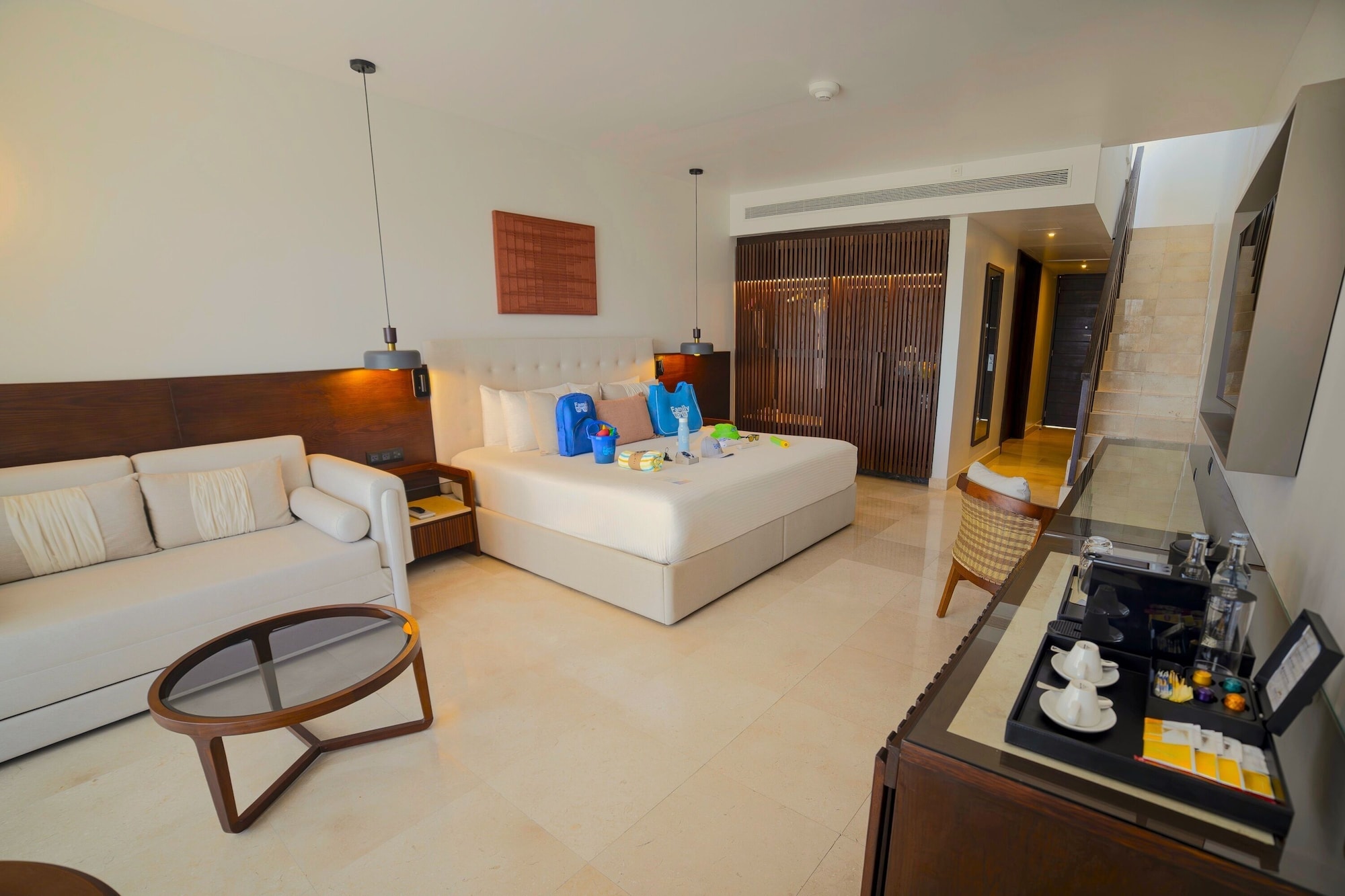 家庭选择初级套房顶层私人泳池（17岁以下2名小童免费）