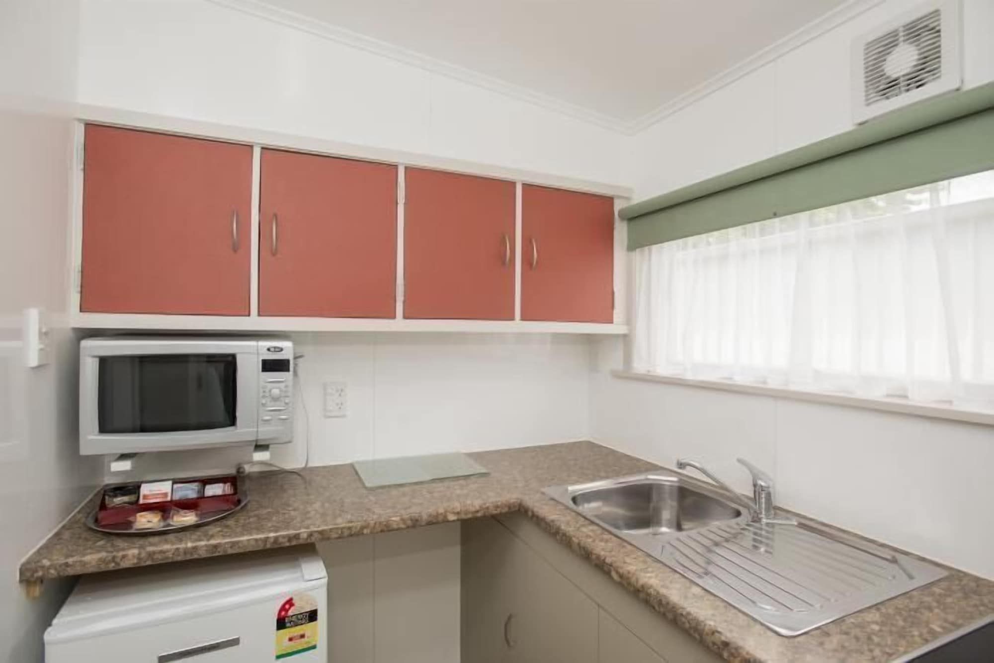 标准开间， 多张床