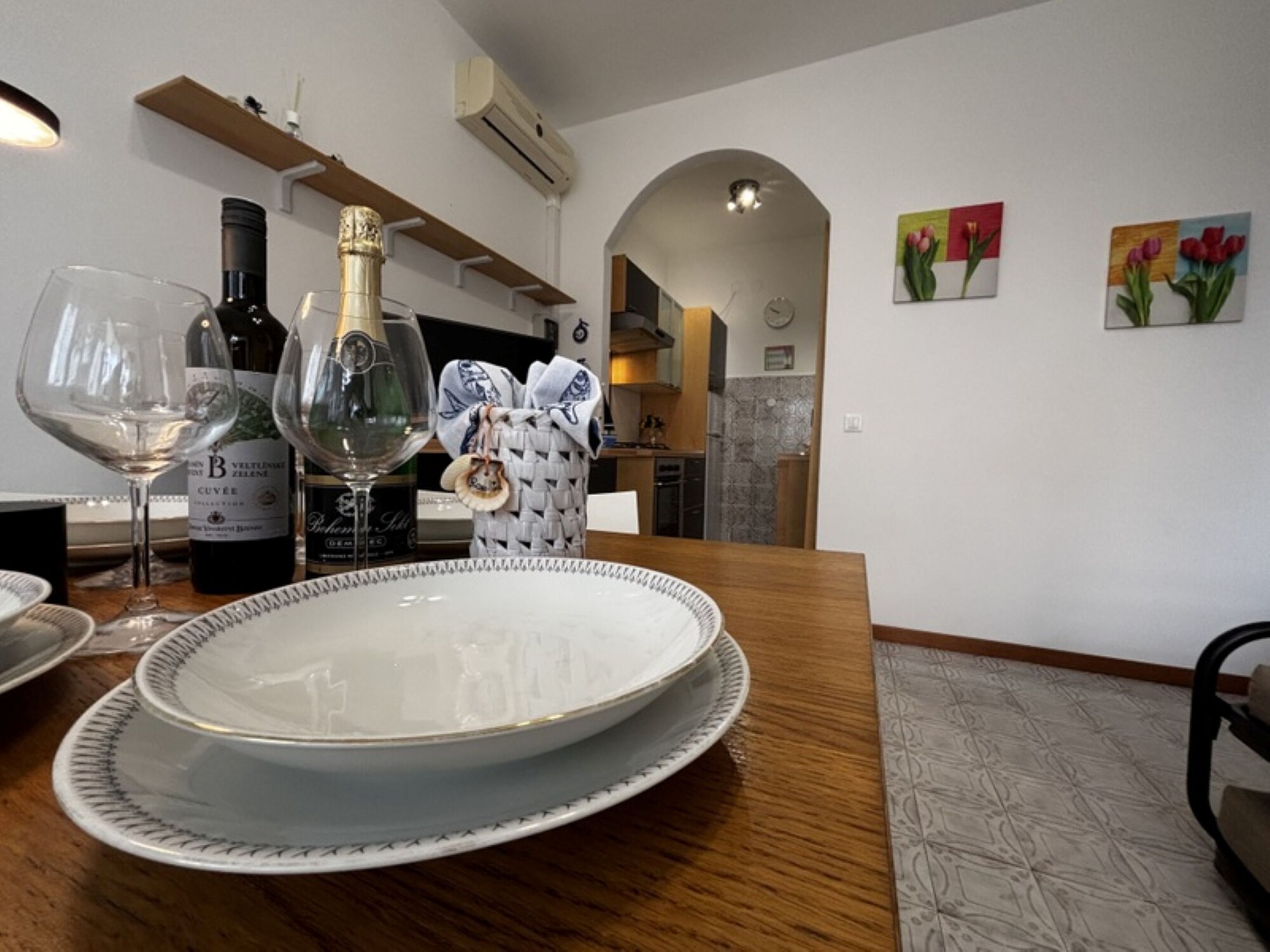 带阳台的花园景两卧室公寓