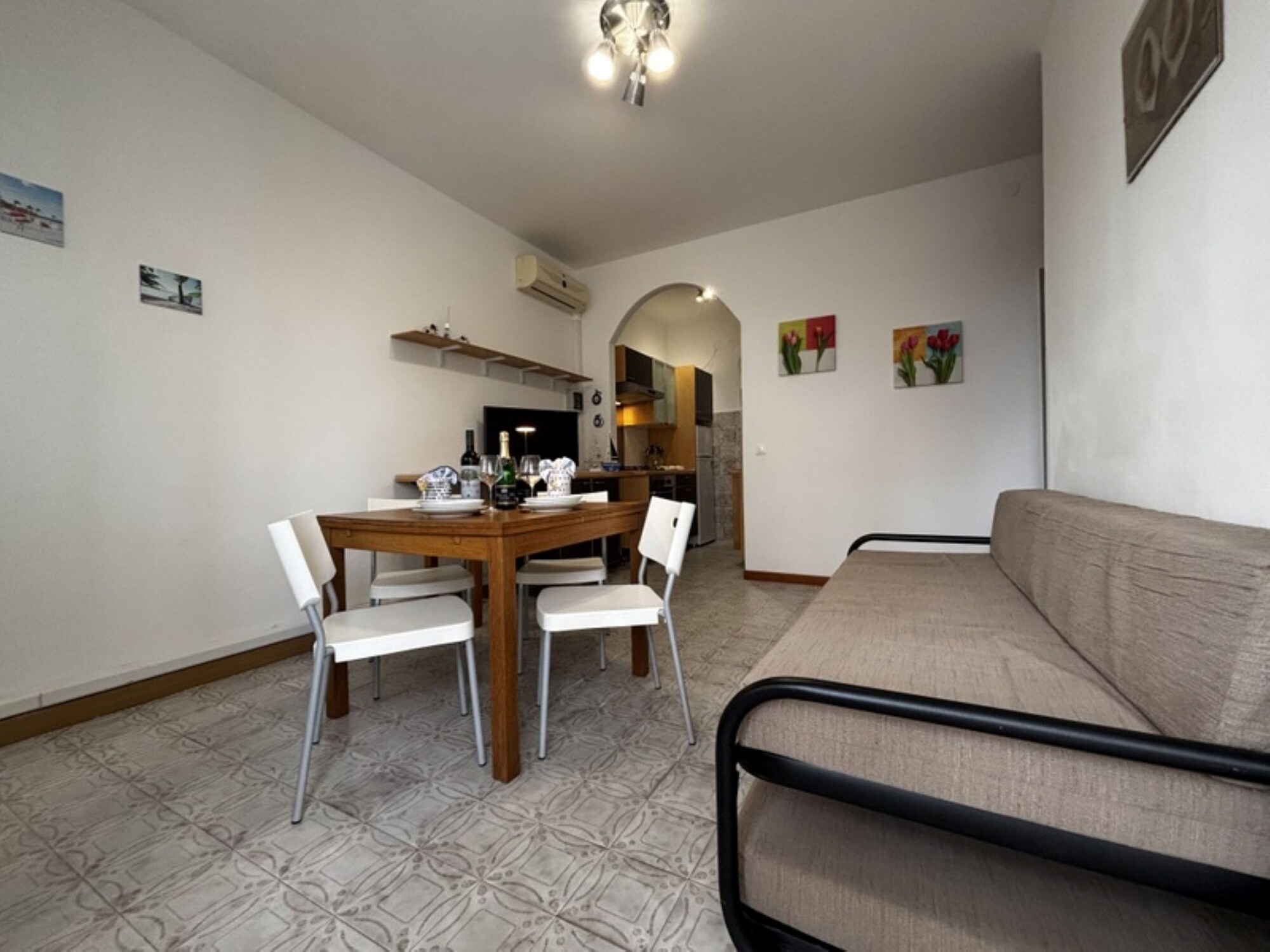 带阳台的花园景两卧室公寓