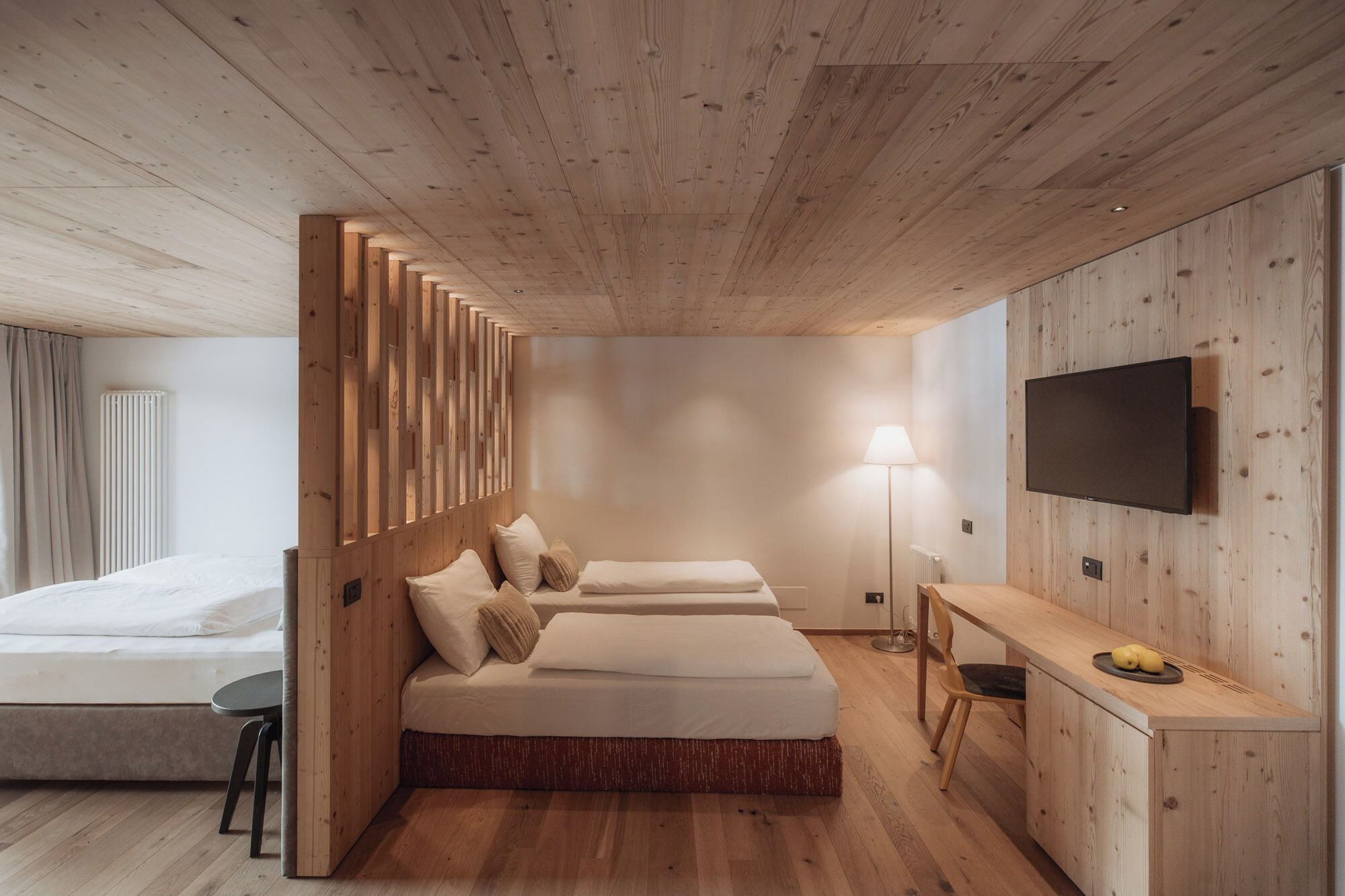 带阳台的小型套房