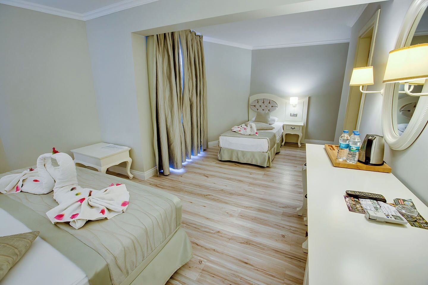 城景豪华三人房