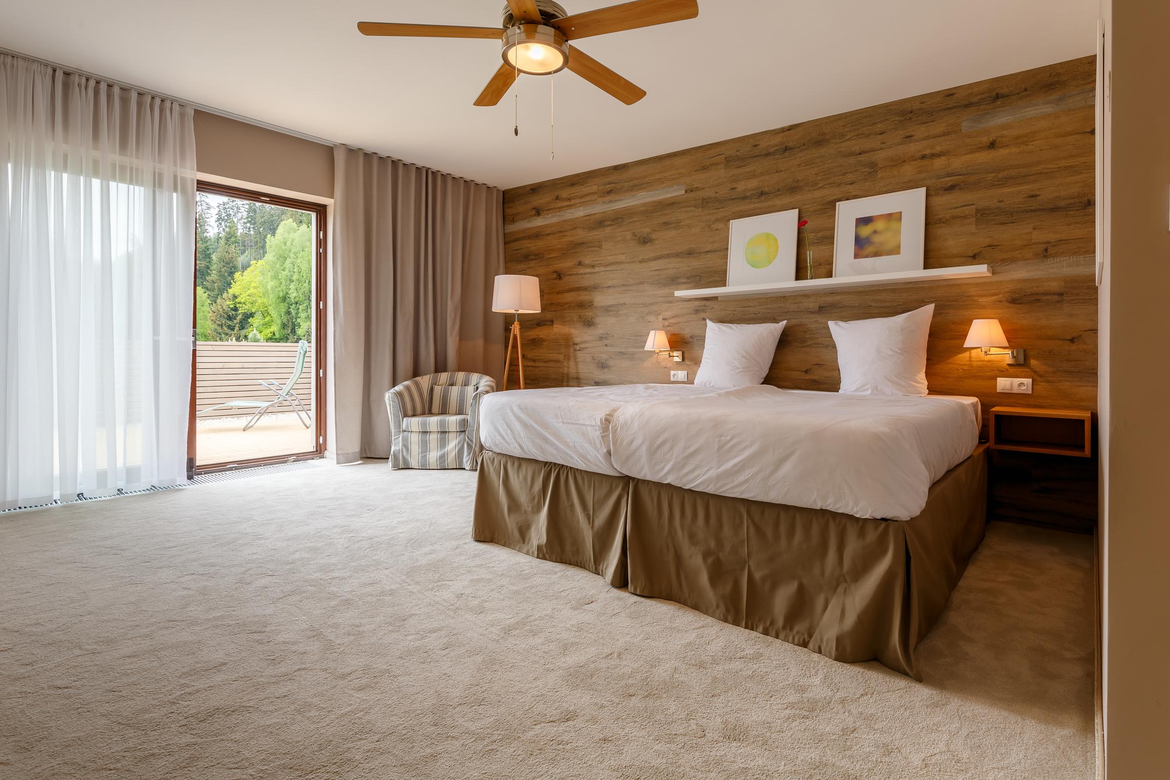 高级双人/双床房，森林景观