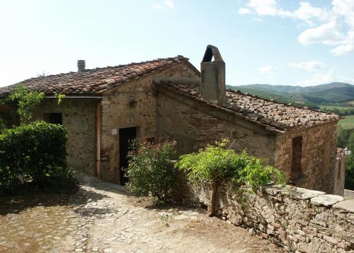 带庭院的三卧室公寓