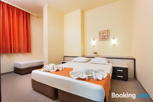 一卧室公寓 - 带阳台和免费停车位