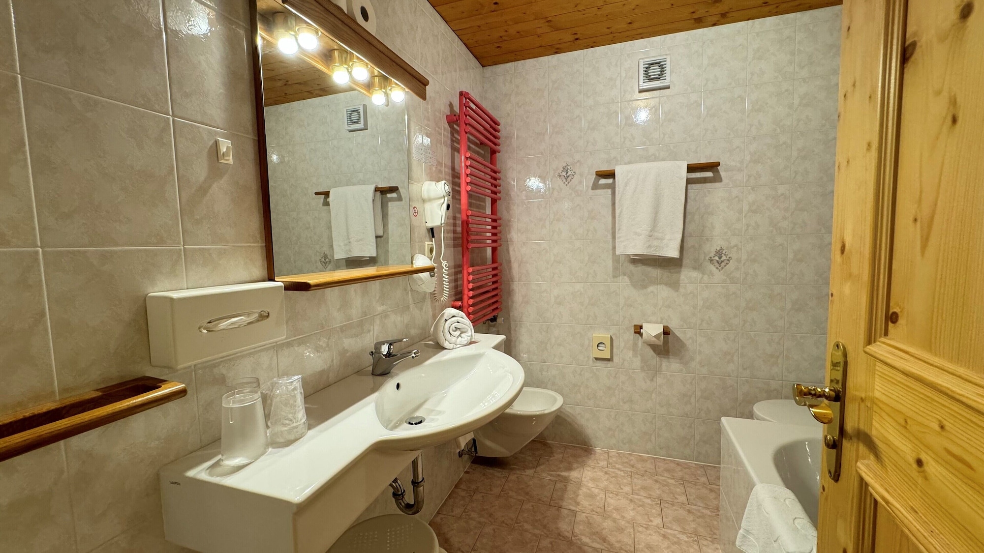 Comfort Double Or Twin Room, Non Smoking, Mountain View (2 Pax)