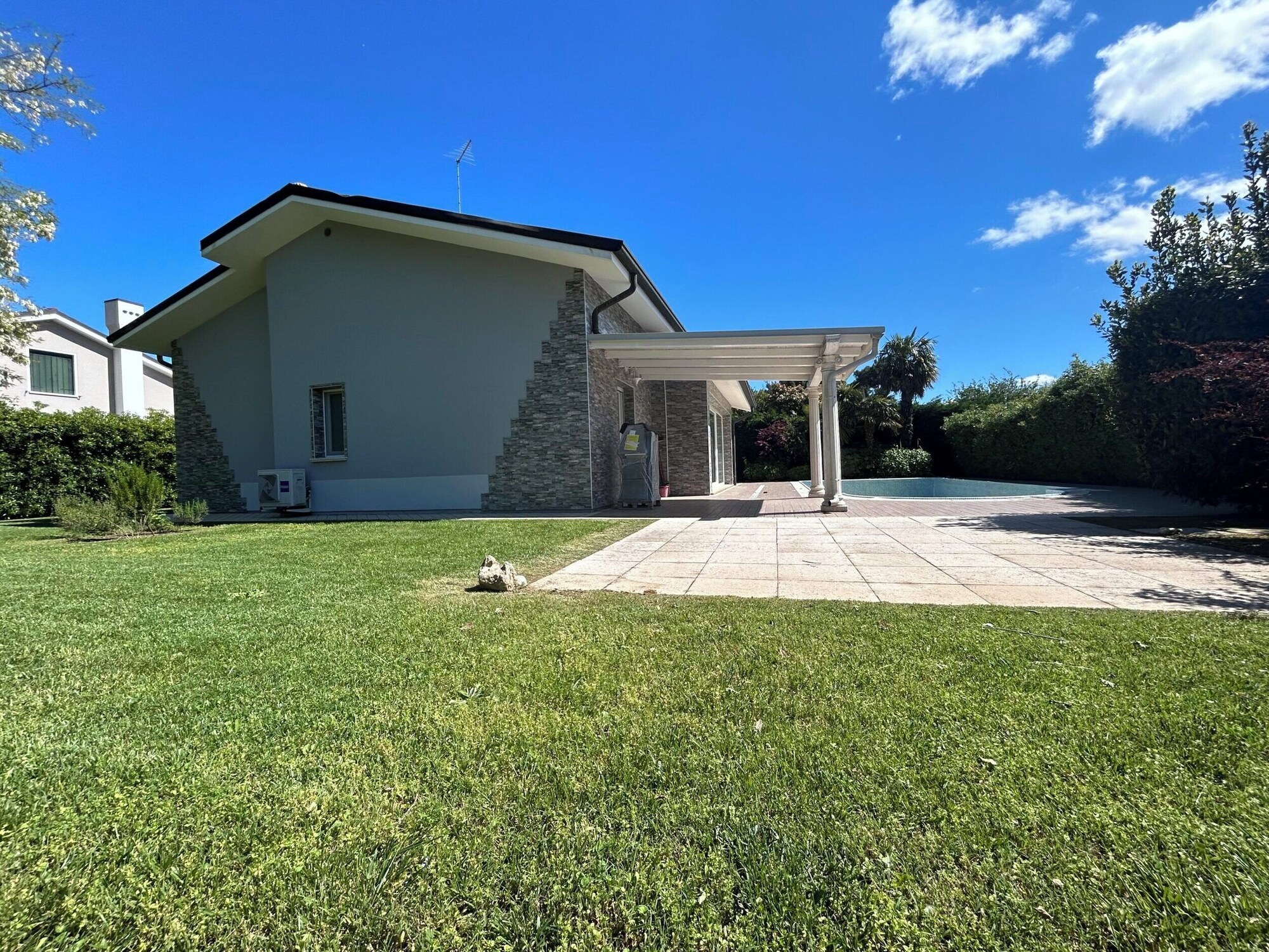 花园景三卧室别墅 - 带私人游泳池