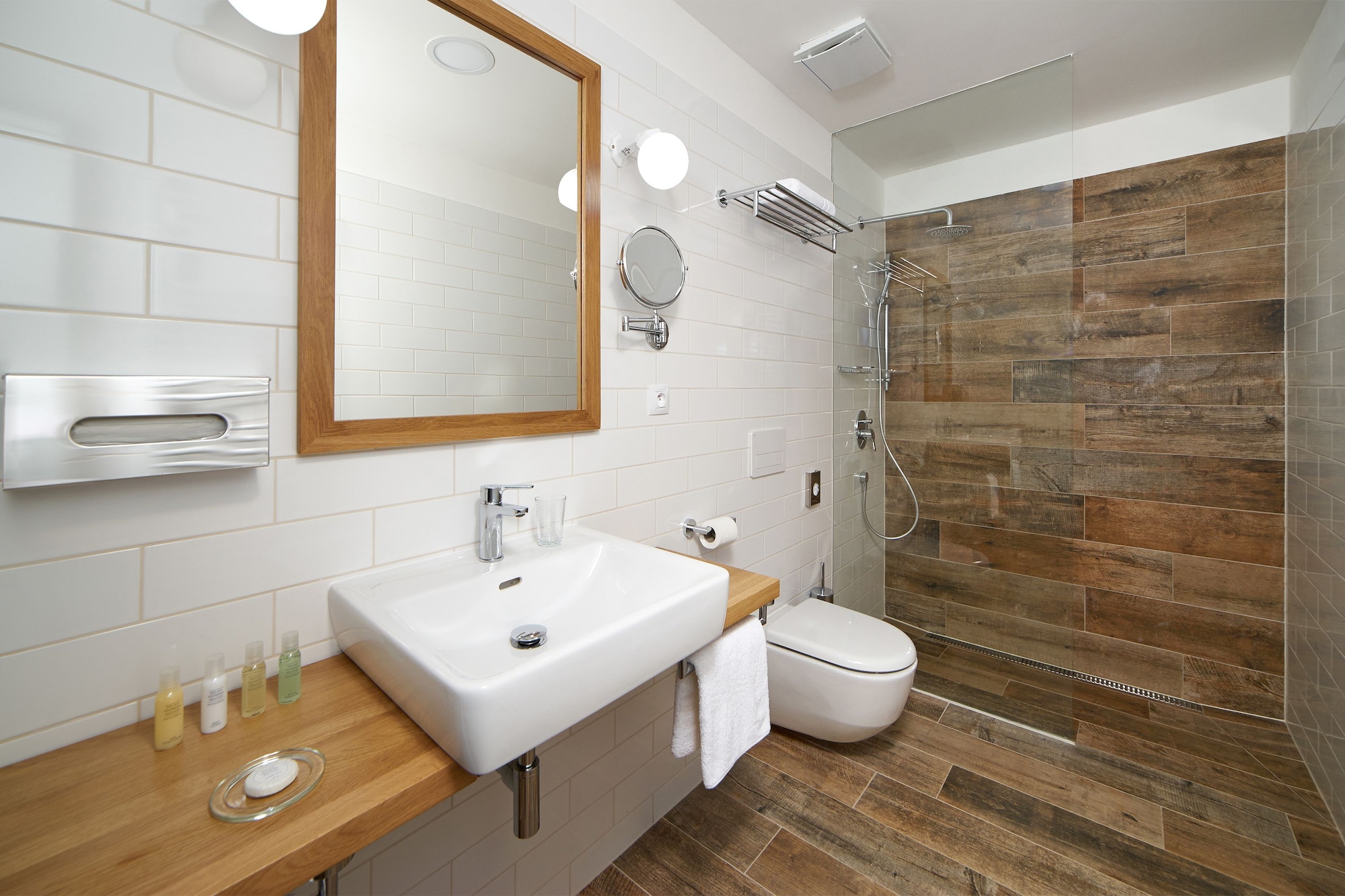 大号床套房 - 带阳台