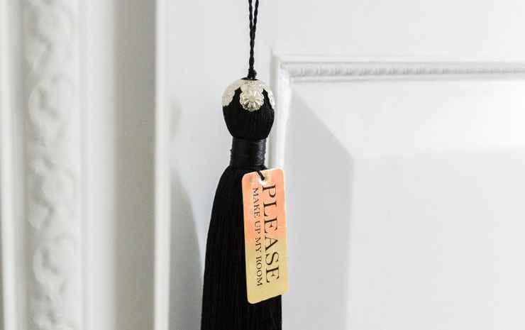 经典白间（Classic White）