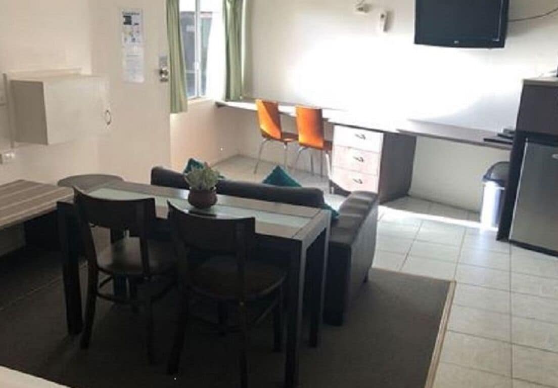 标准特大床间-带浴室