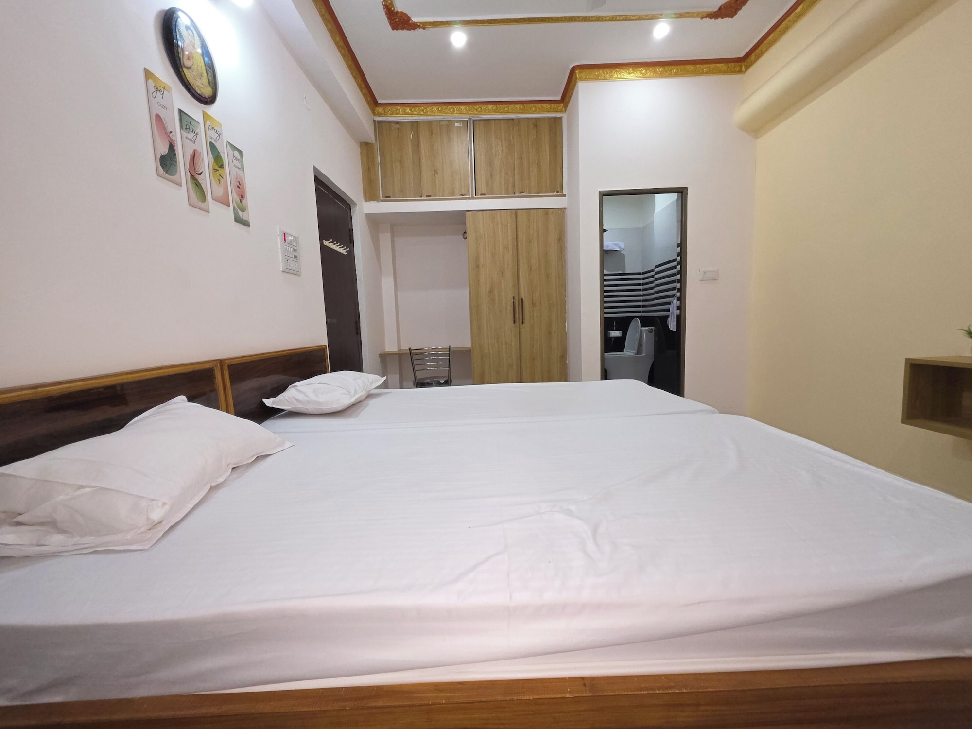 奢华公寓， 多张床， 阳台， 城市景观