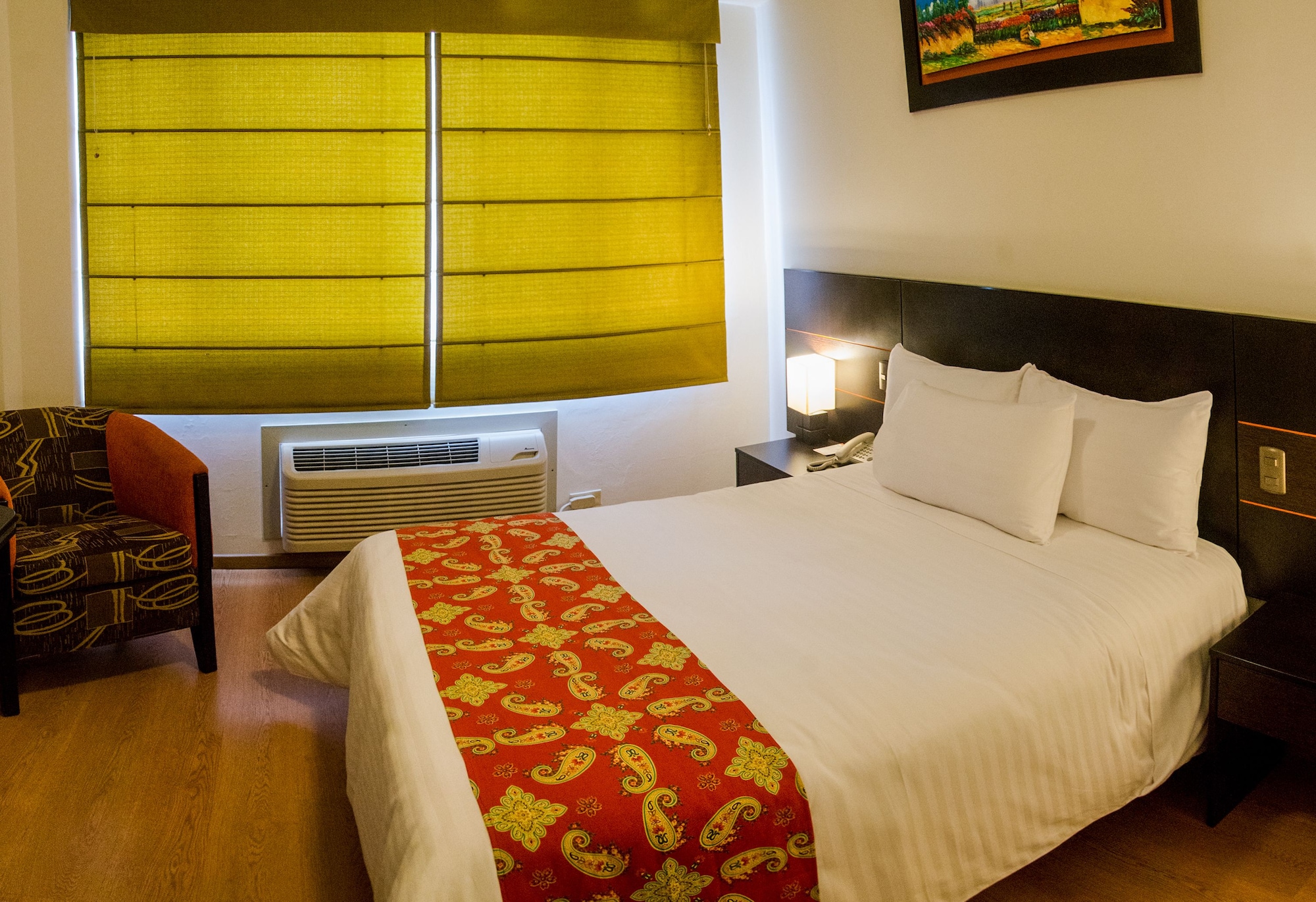 带单人床的单人间