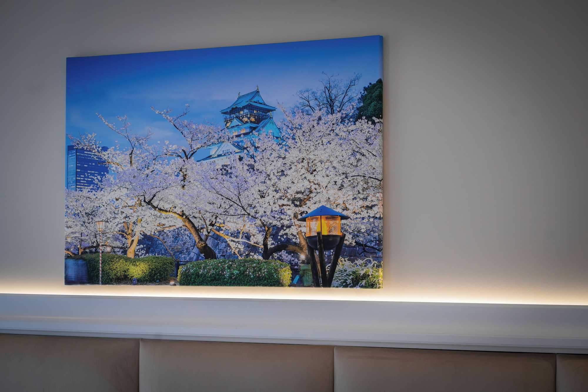 高级双人房或双床房，1张特大床，城市景观