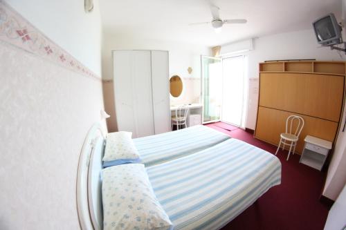 双床房（带加床）