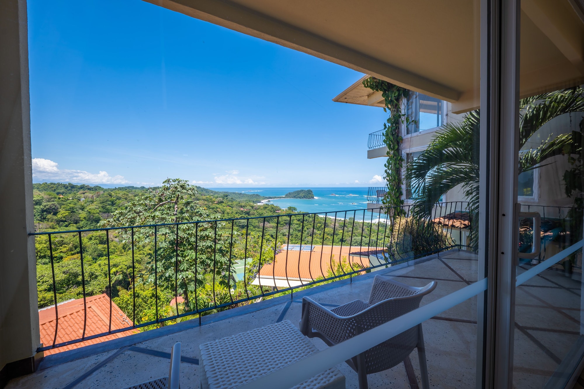 尊贵日出海景房