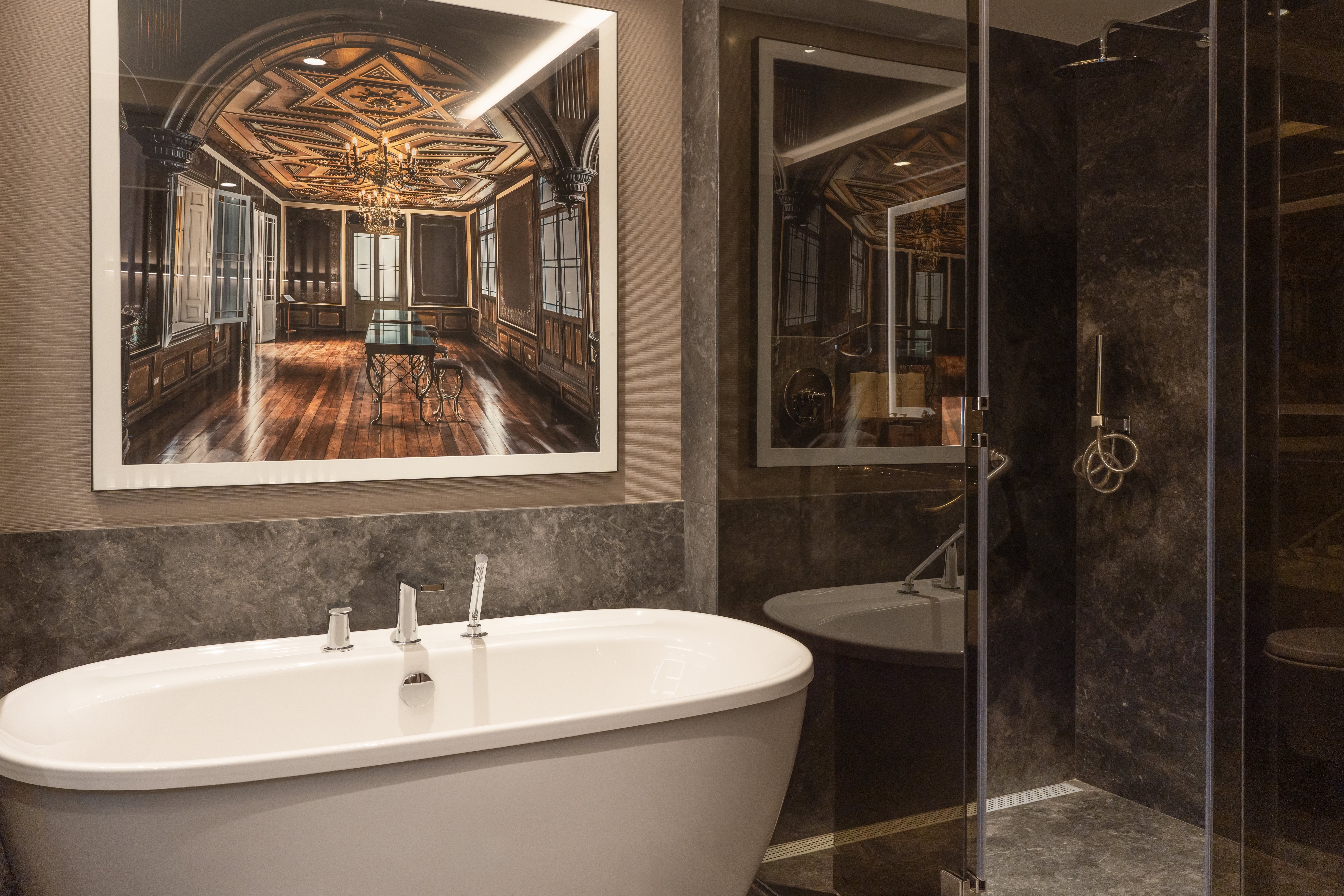 特大床经典房（高楼层和会员楼层）